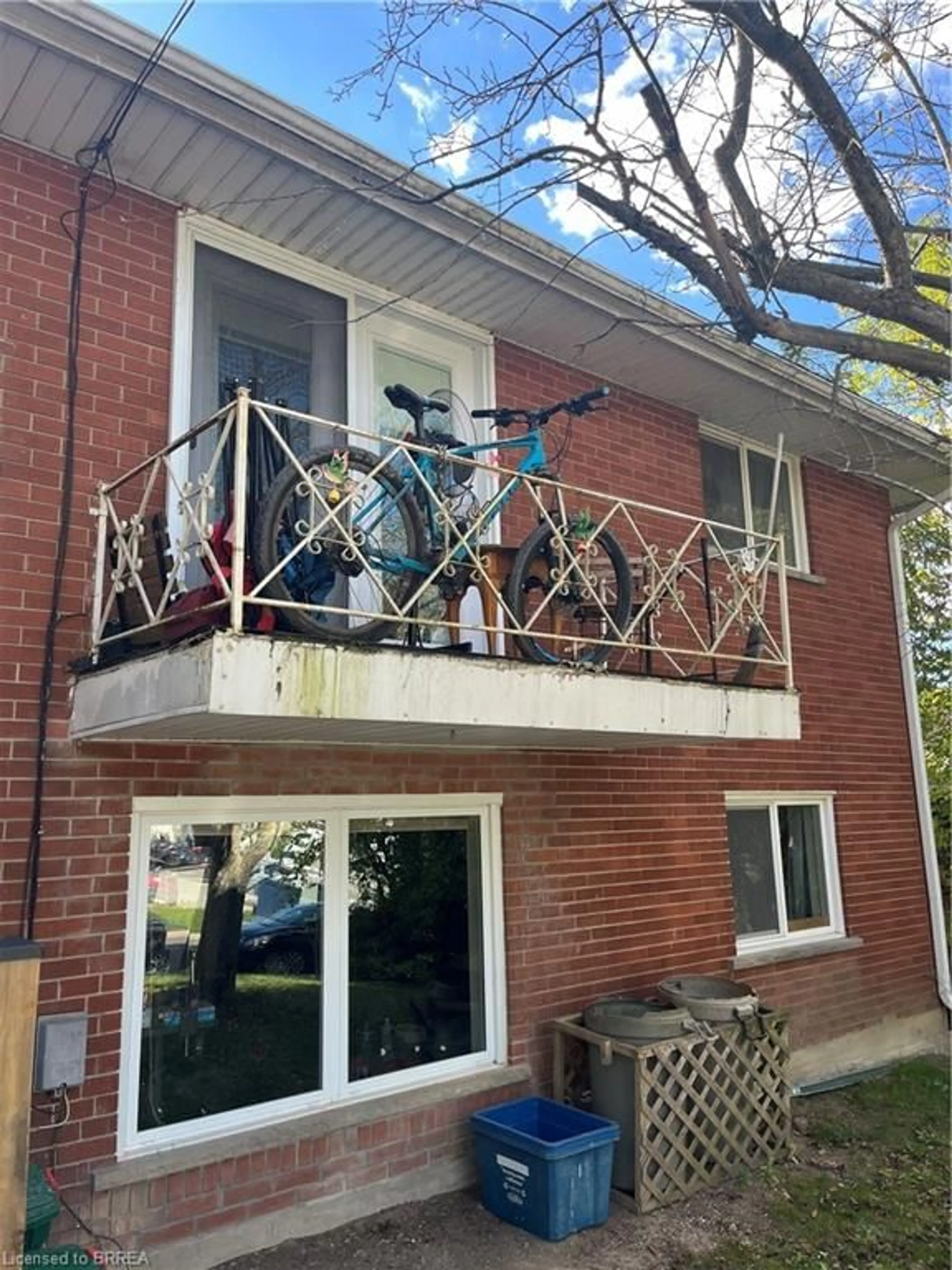 Balcony in the apartment, the front or back of building for 367 Marlborough St, Brantford Ontario N3S 4T9