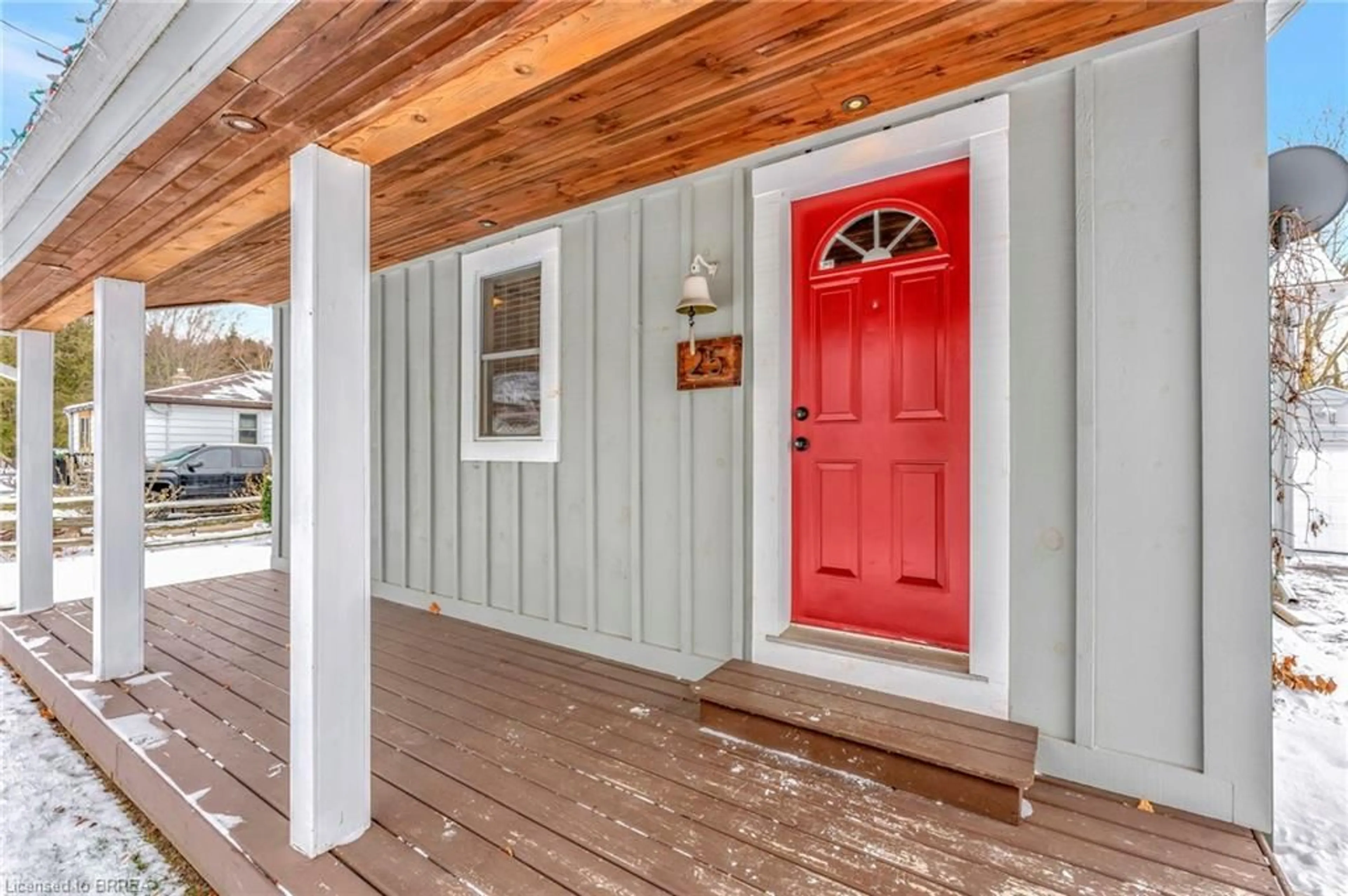 Indoor entryway, wood floors for 25 Barnabas St, Lynden Ontario L0R 1T0