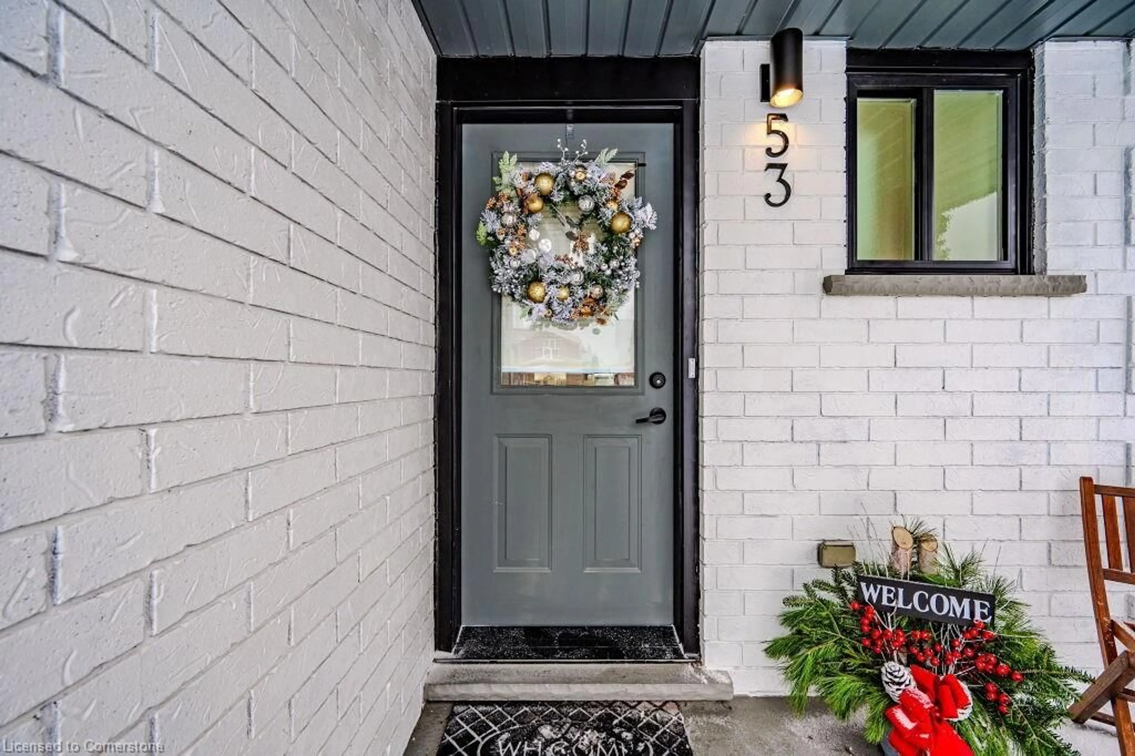 Indoor entryway, wood floors for 53 Deerpath Dr, Guelph Ontario N1K 1V1