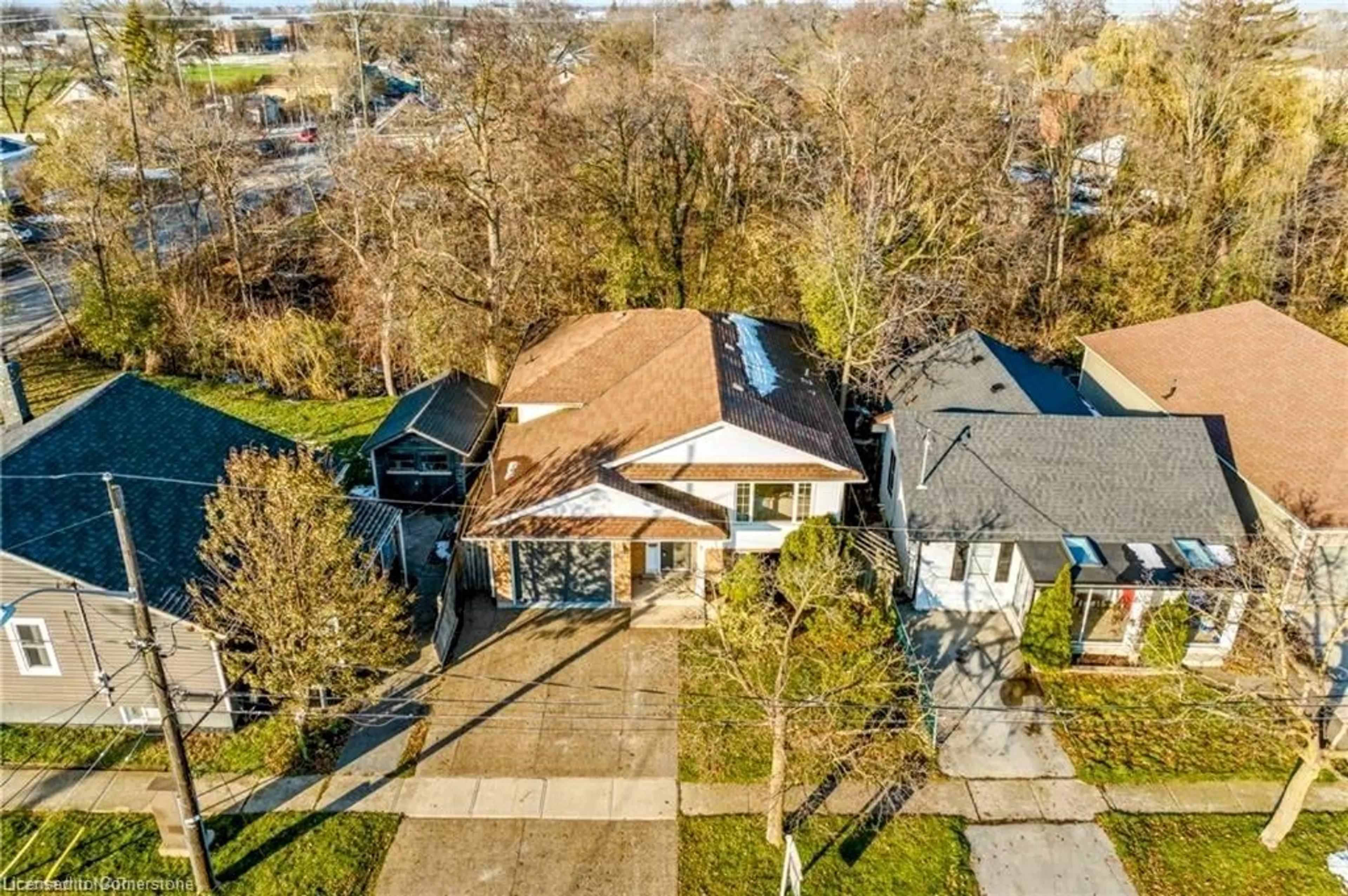 Frontside or backside of a home, the street view for 1 Rosedale Ave, St. Catharines Ontario L2P 1Y6