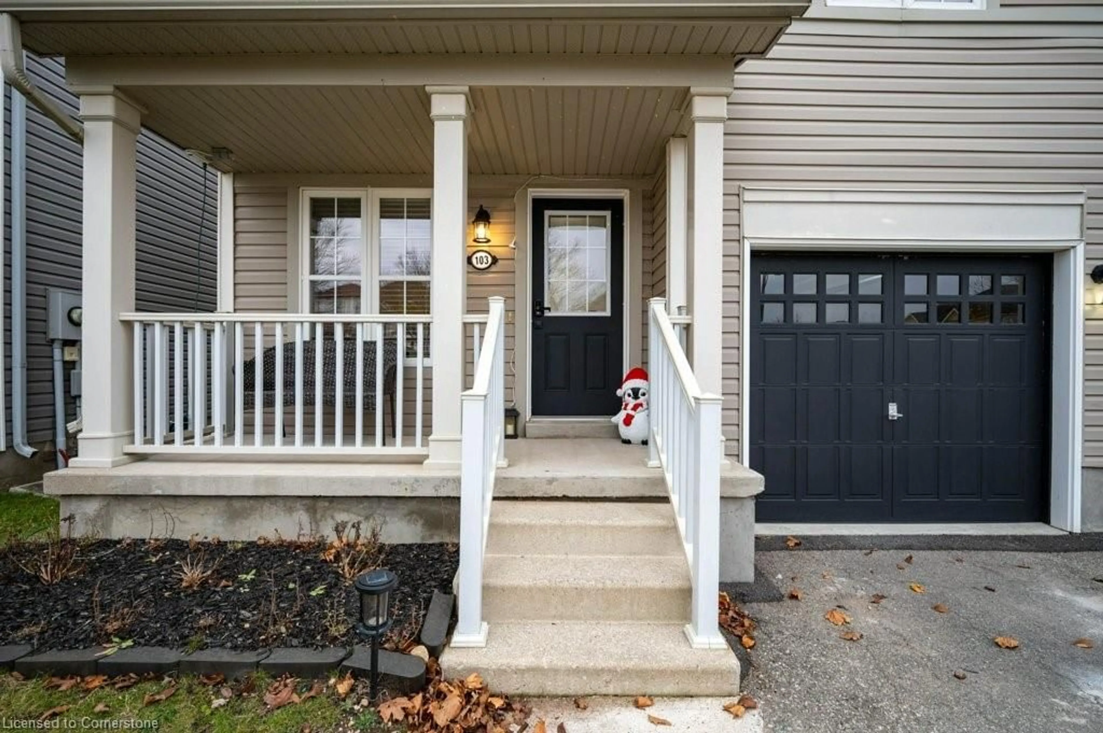 Indoor entryway, wood floors for 103 Norwich Rd, Breslau Ontario N0B 1M0