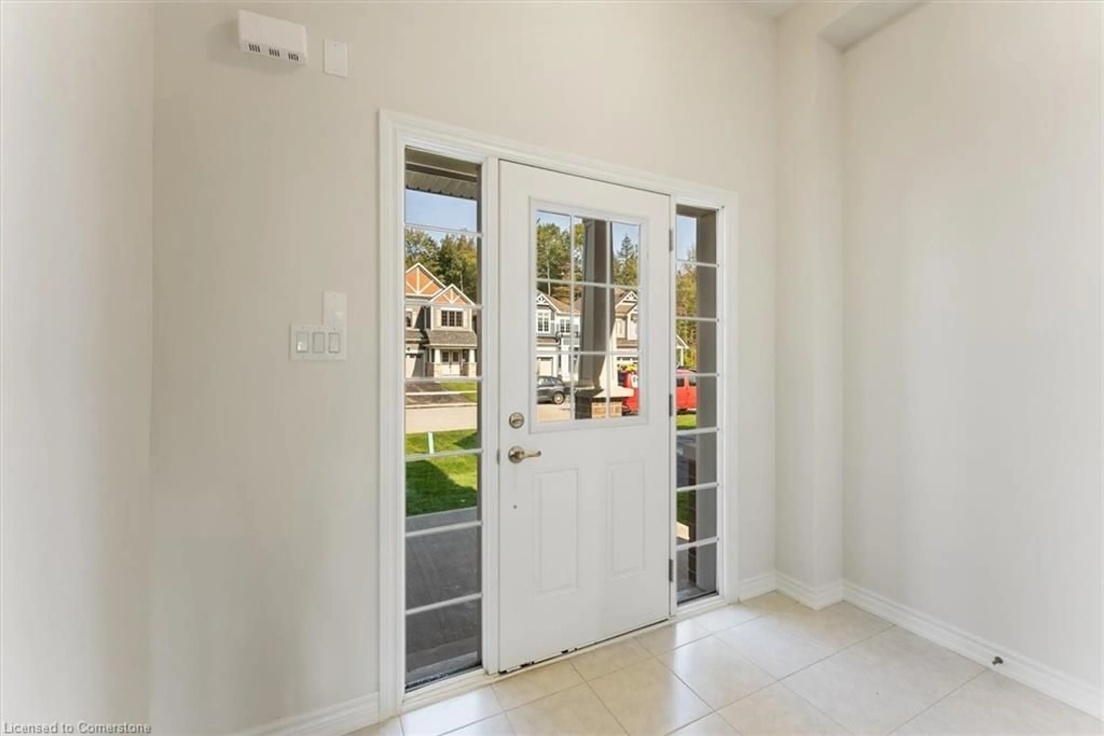 Indoor entryway for 430 Beechwood Forest Lane Lane, Gravenhurst Ontario P1P 0H8