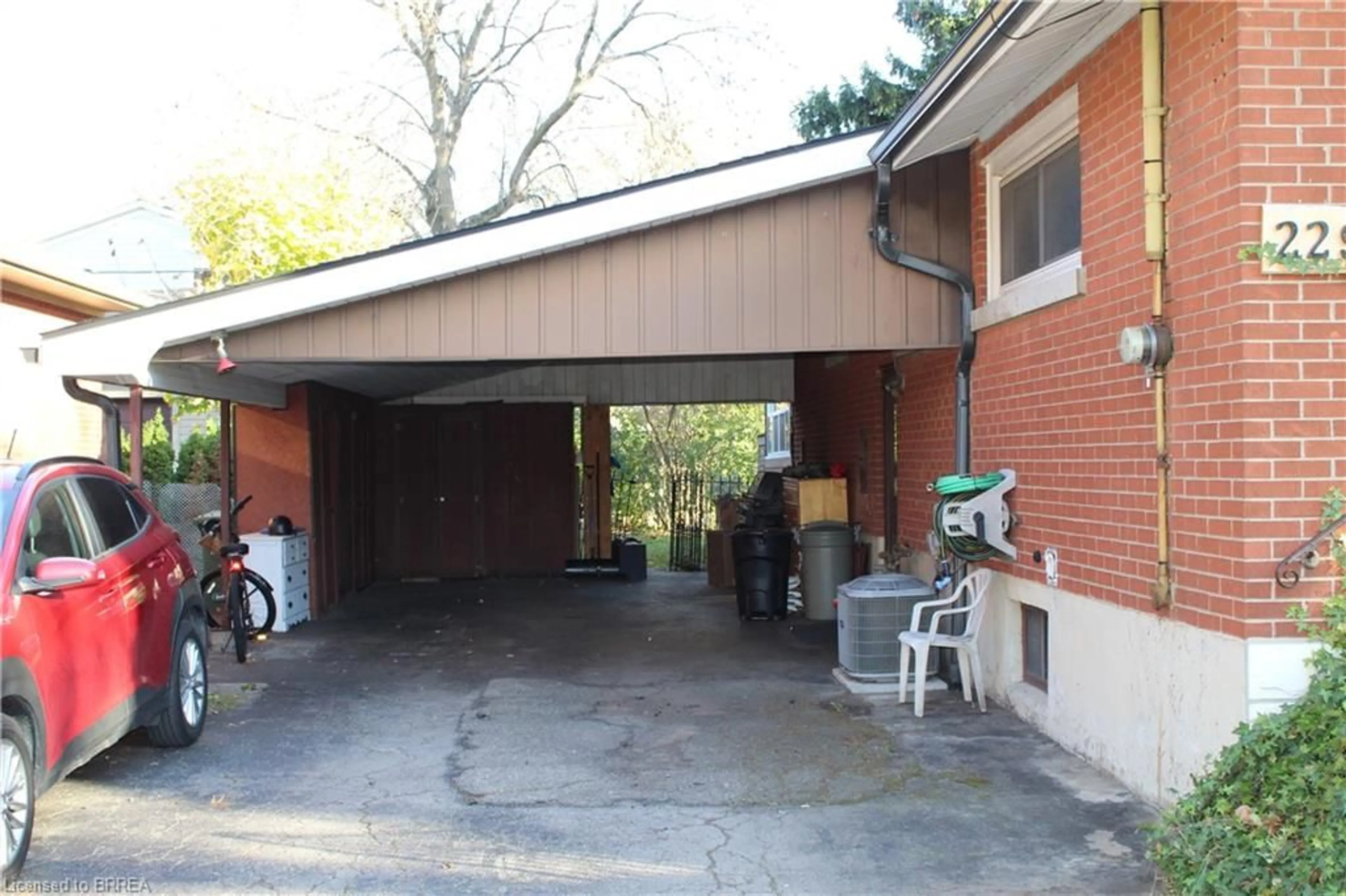 Indoor garage for 229 West 33rd St, Hamilton Ontario L9C 5J7