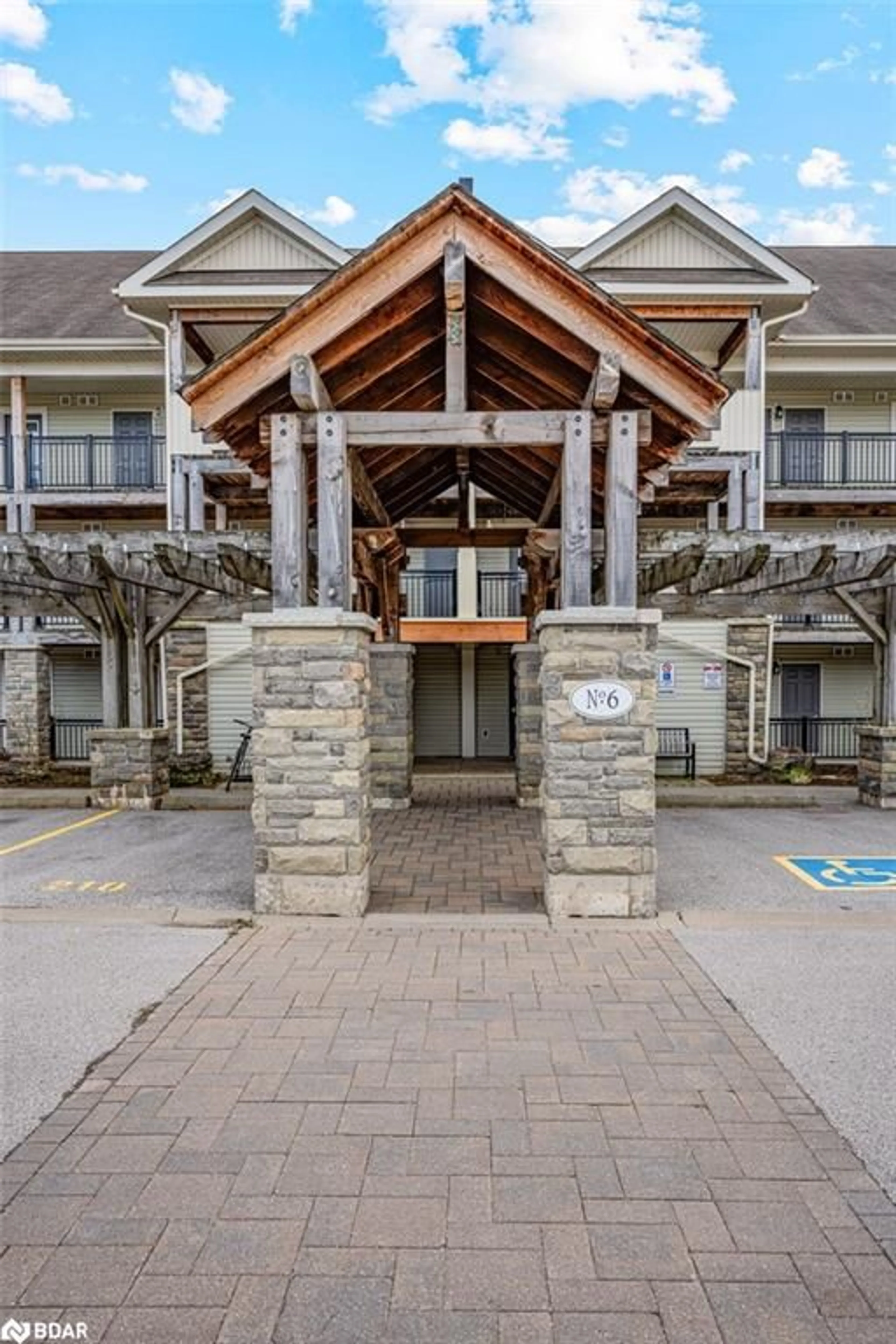 A pic from exterior of the house or condo, the front or back of building for 6 Brandy Lane Dr #206, Collingwood Ontario L9Y 0X4