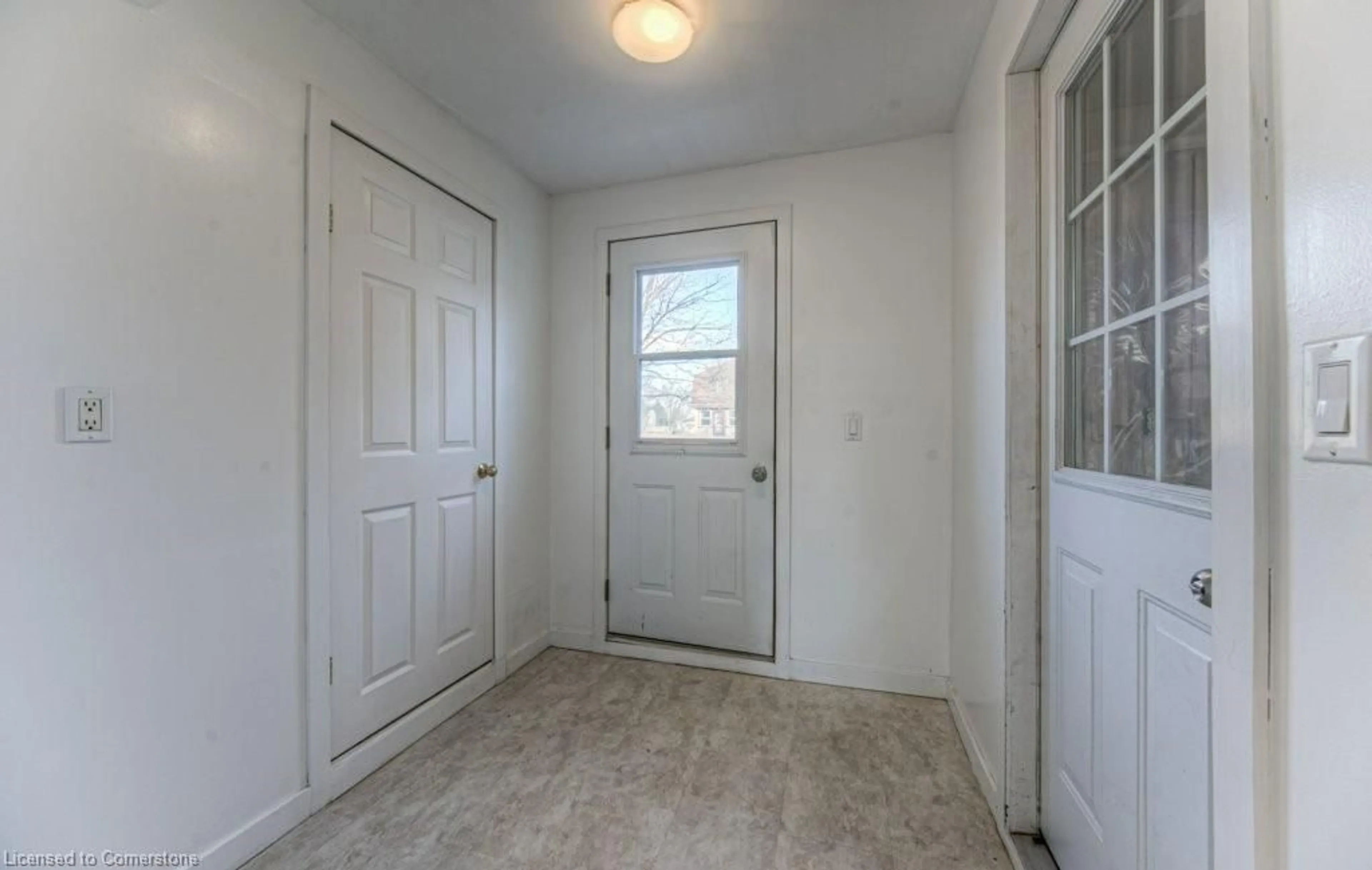 Indoor entryway, unknown floor for 6998 St. Patrick St, Dublin Ontario N0K 1E0