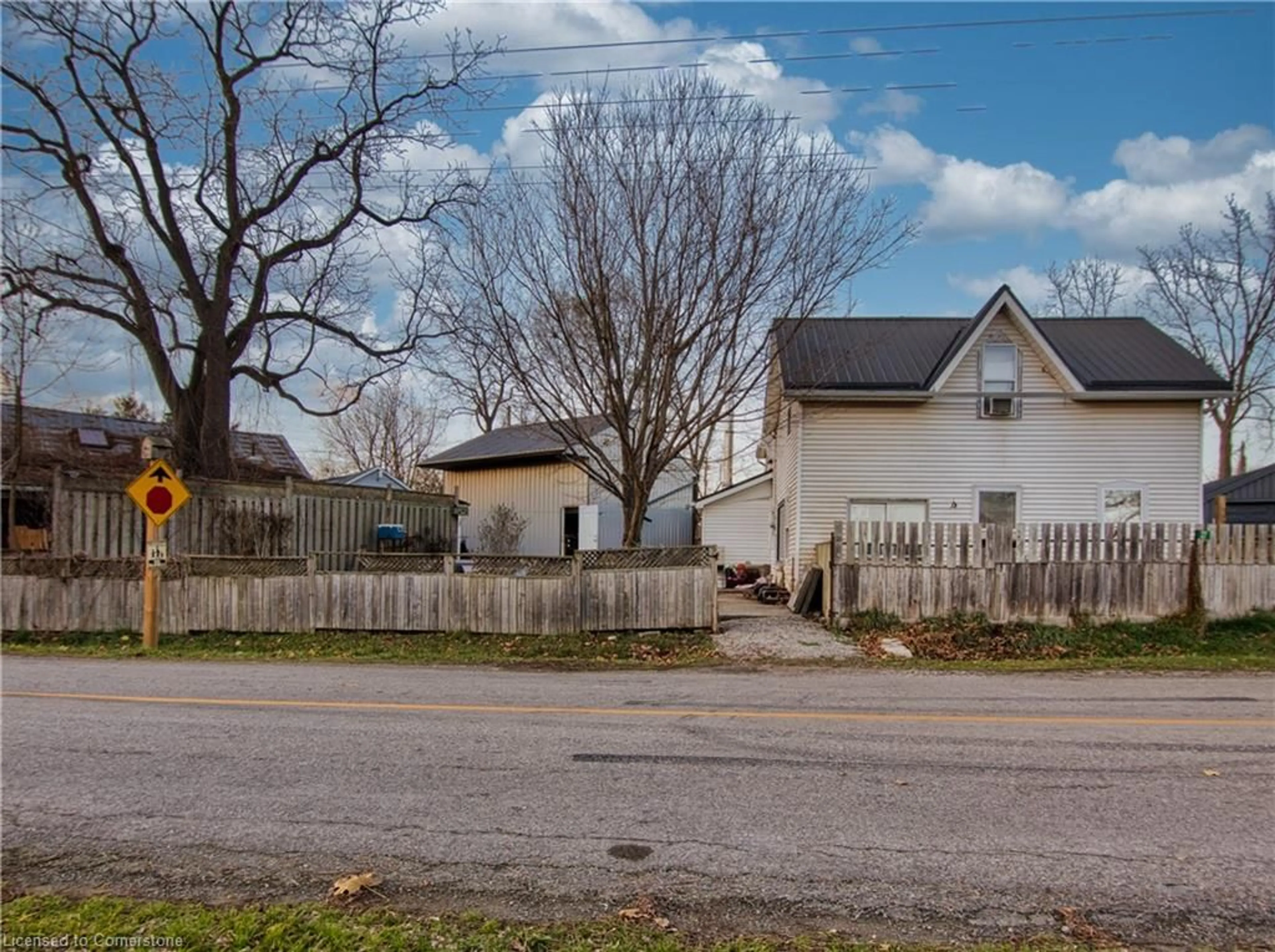 A pic from outside/outdoor area/front of a property/back of a property/a pic from drone, street for 27 Indiana Rd, Haldimand Ontario N0A 1H0