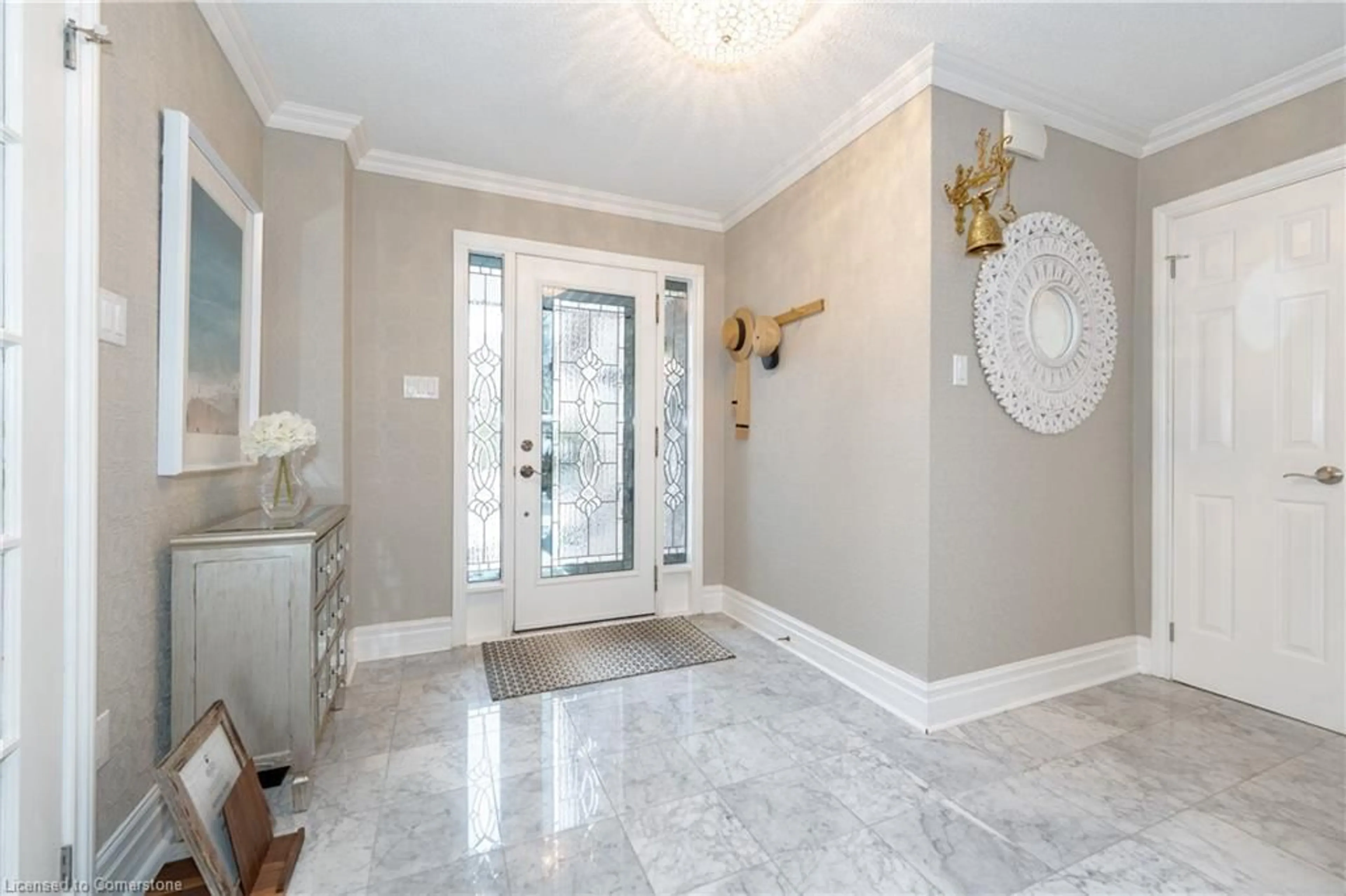 Indoor entryway, wood floors for 1225 Saddler Cir, Oakville Ontario L6M 2X5