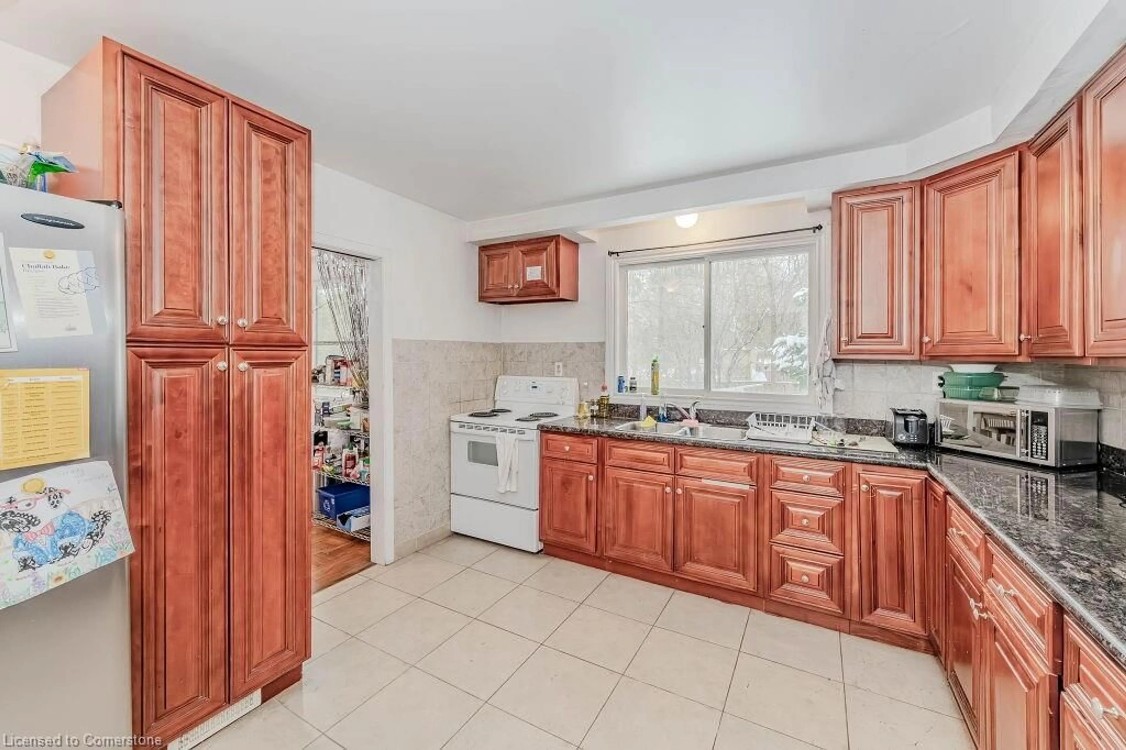 Standard kitchen, ceramic/tile floor for 295 Edinburgh Rd, Guelph Ontario N1G 2K3