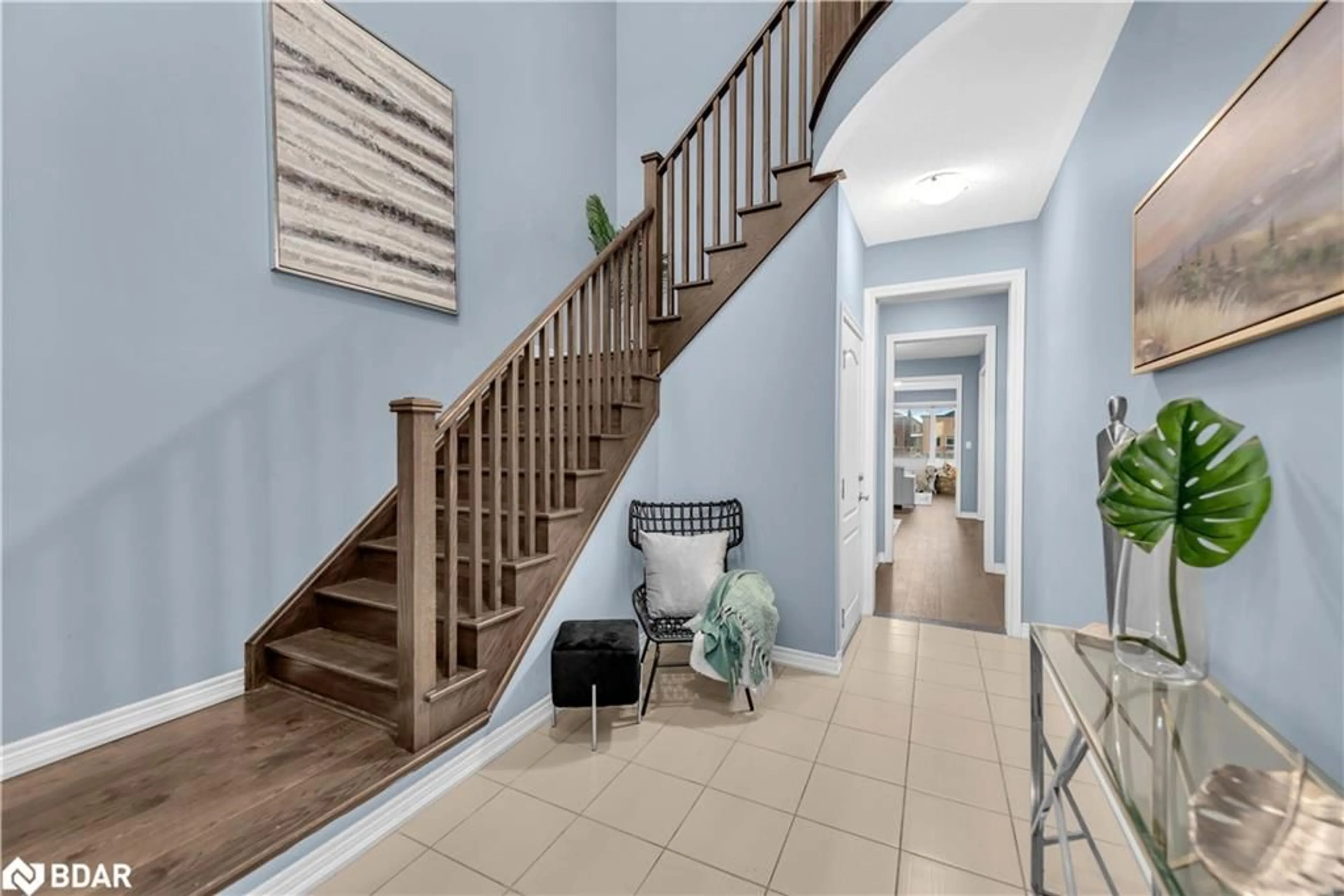 Indoor entryway, wood floors for 10 Fruitvale Circle Cir, Brampton Ontario L7A 5C5