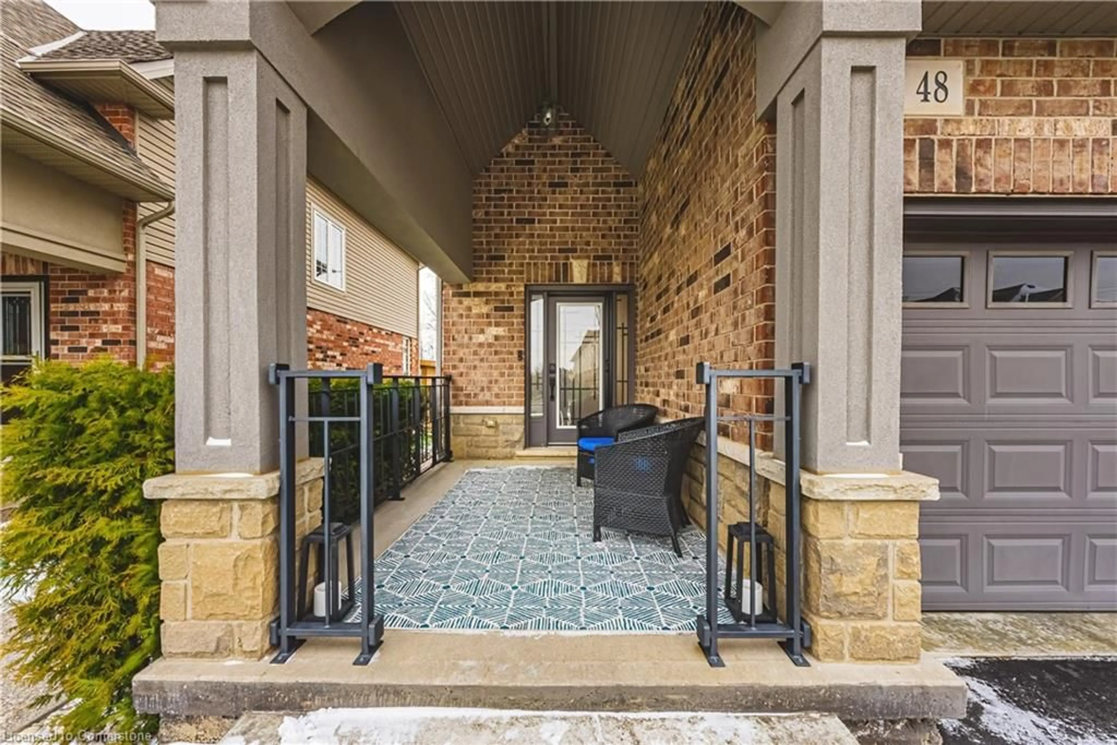 Indoor foyer, ceramic floors for 48 Madonna Drive, Hamilton Ontario L9B 0G9