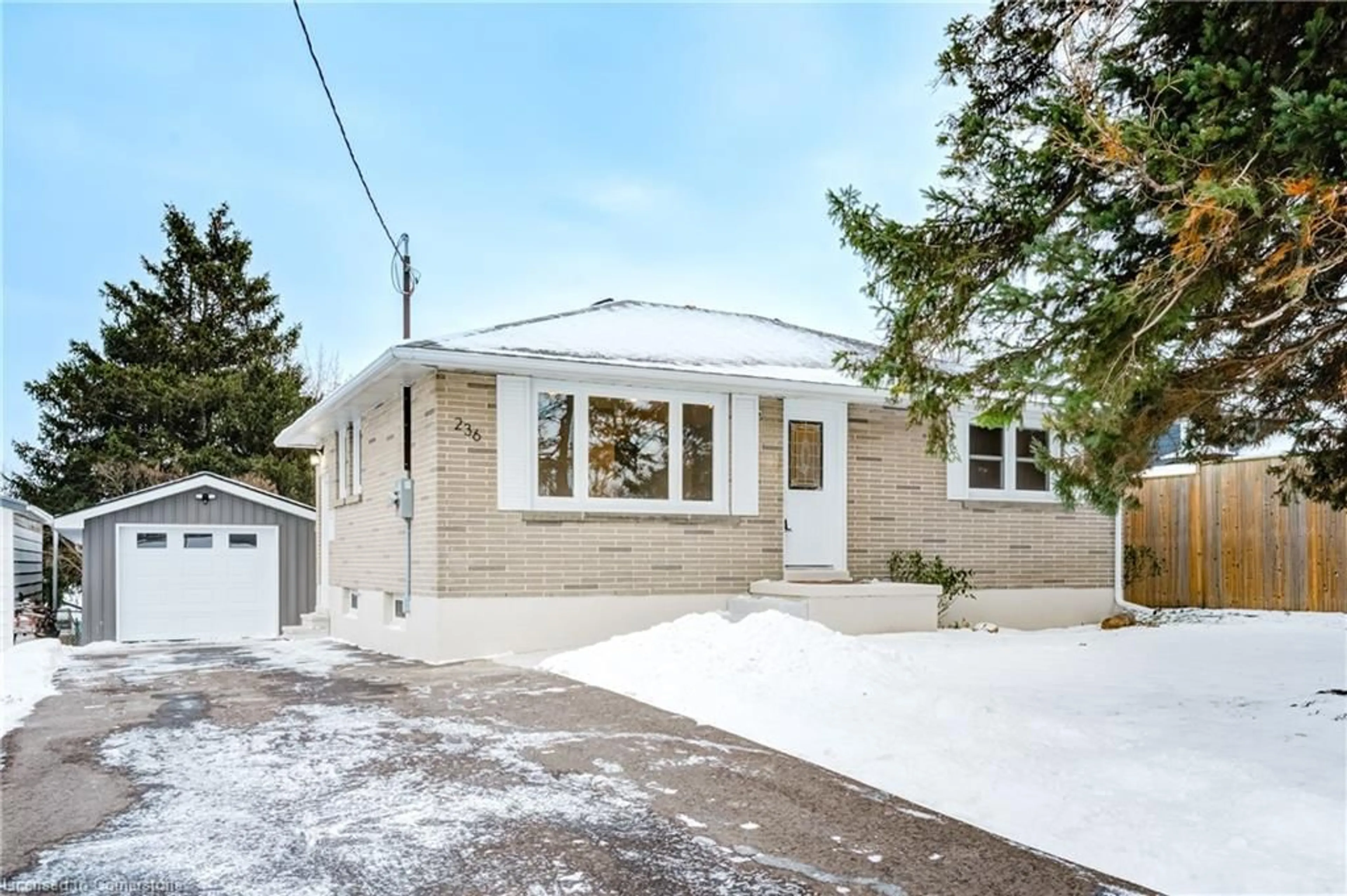 Frontside or backside of a home, cottage for 236 Berwick St, Woodstock Ontario N4S 7L7