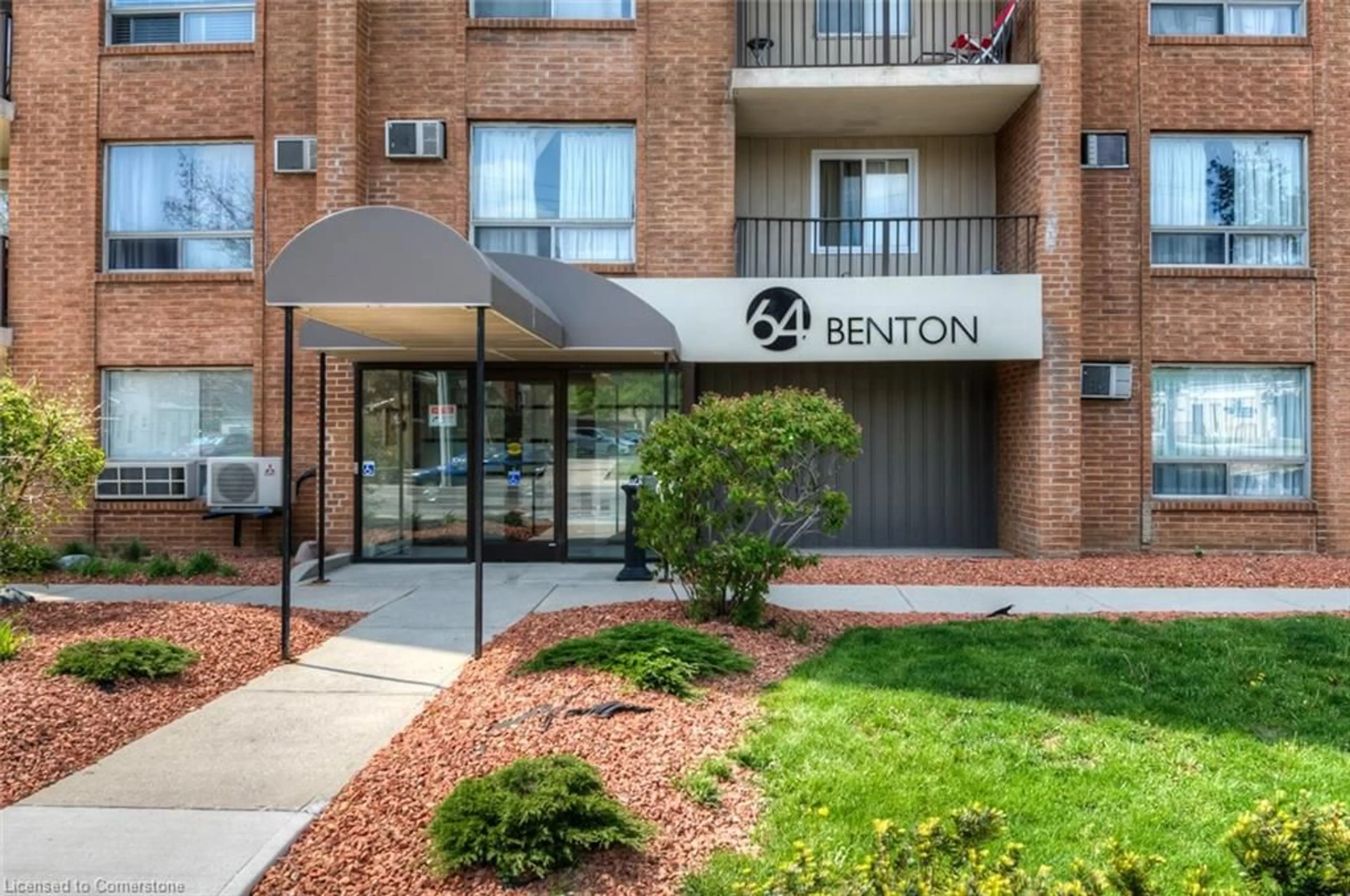 Indoor foyer for 64 Benton St #606, Kitchener Ontario N2G 4L9