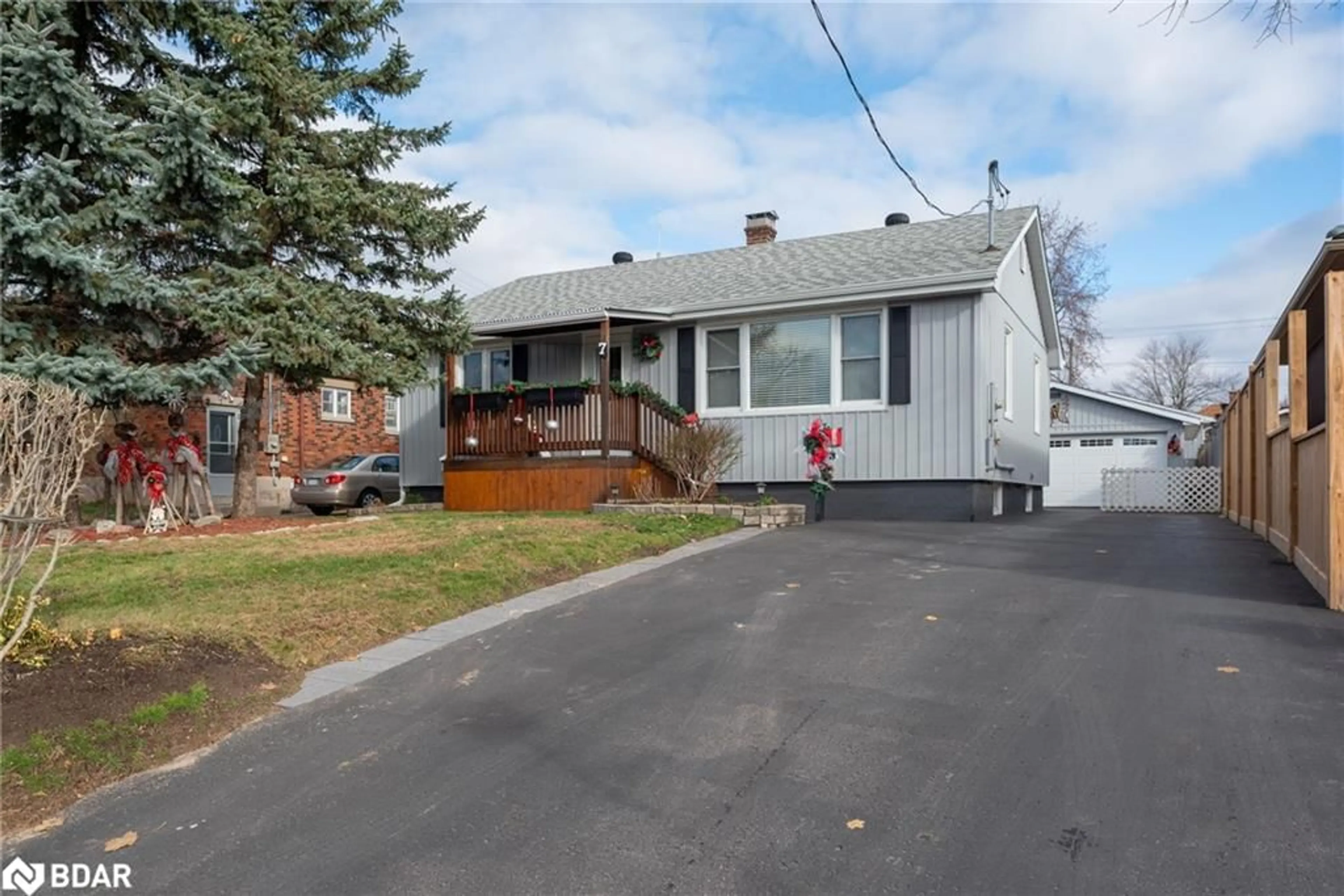 Frontside or backside of a home, the street view for 7 Seaforth St, Barrie Ontario L4N 3H7