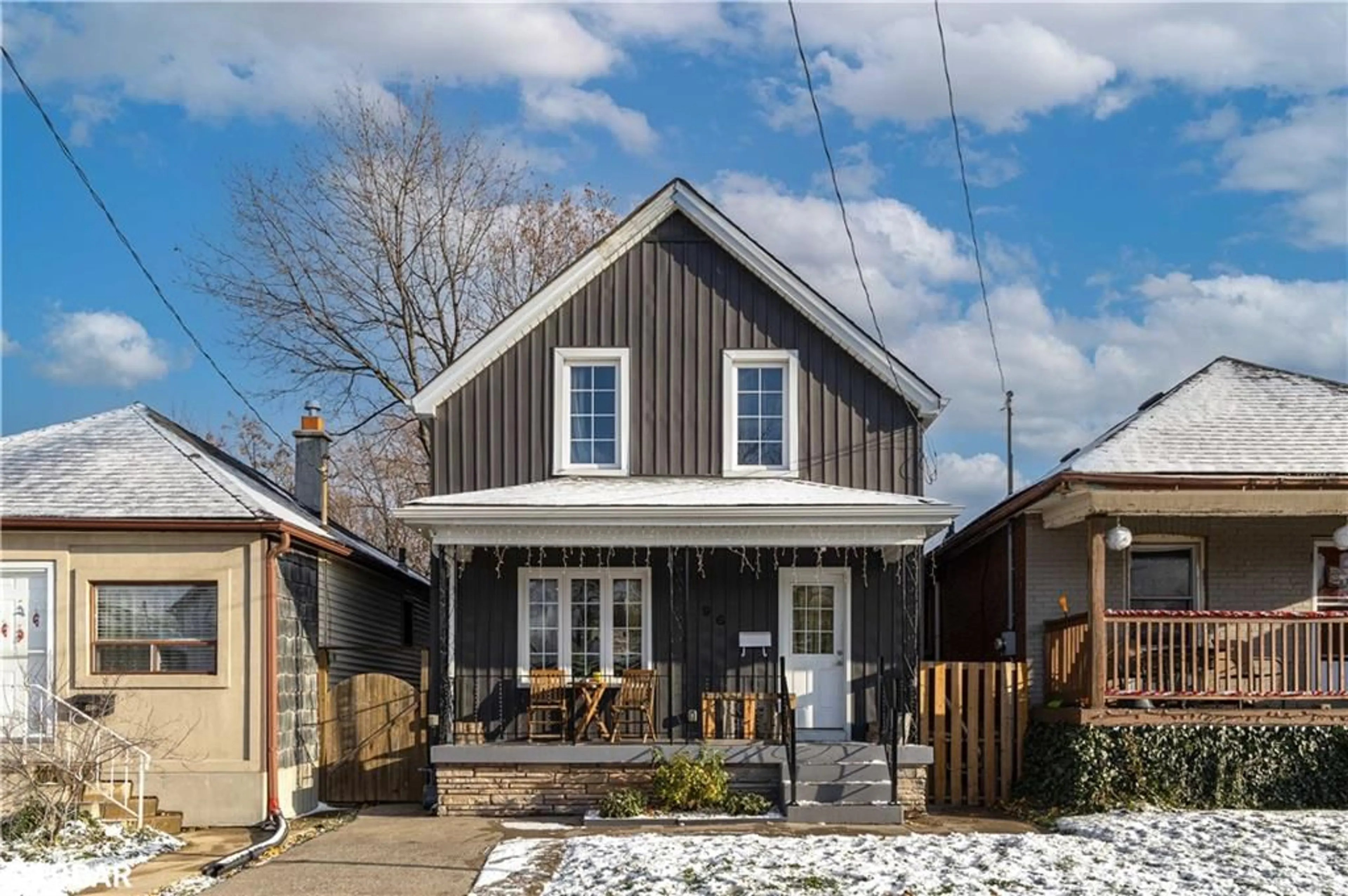 Frontside or backside of a home, cottage for 96 Province St, Hamilton Ontario L8H 4H6