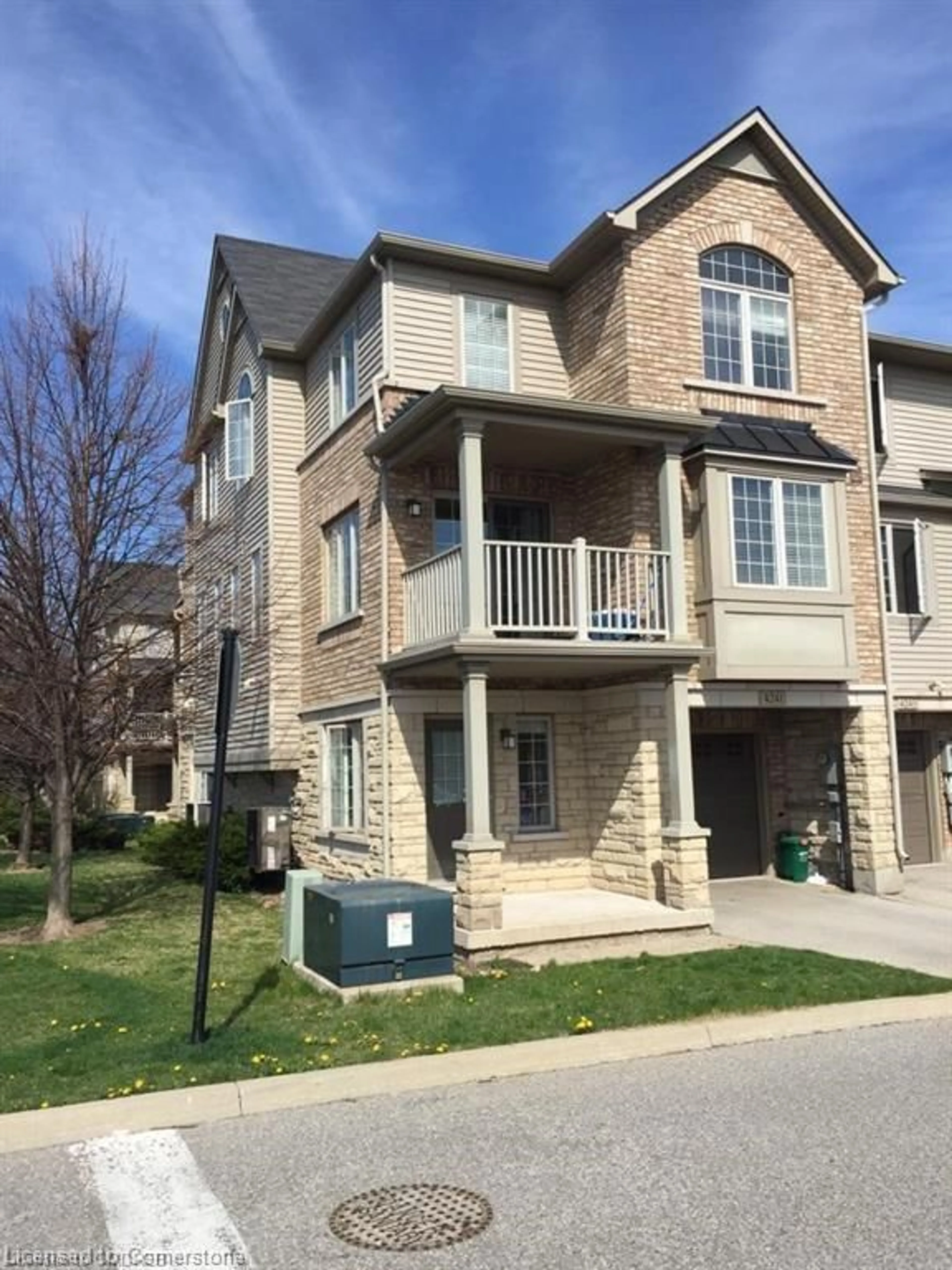 A pic from exterior of the house or condo, the street view for 4241 Ingram Common, Burlington Ontario L7L 0C3