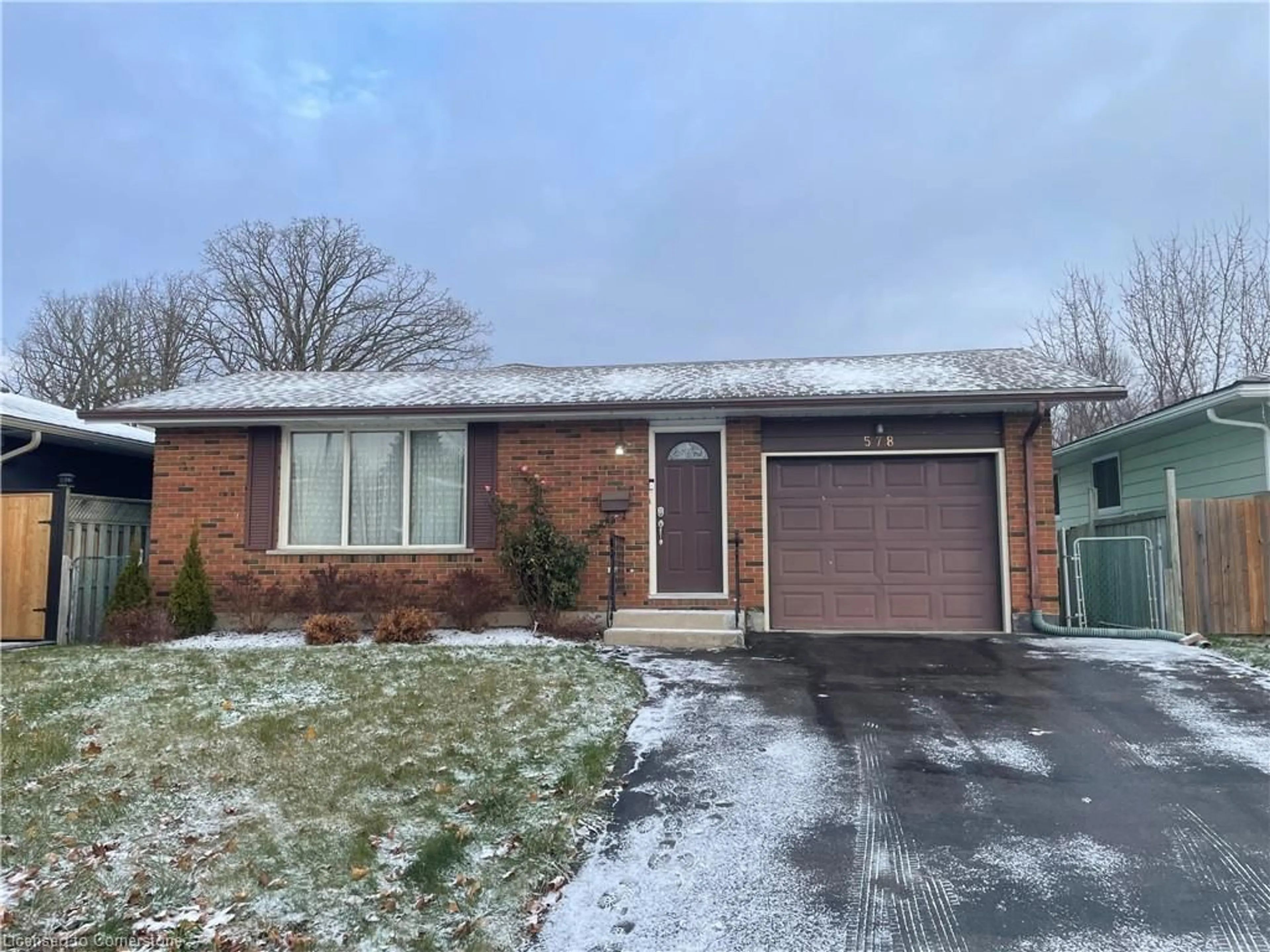 Frontside or backside of a home, the street view for 578 Dogwood Lane, Waterloo Ontario N2L 4X9