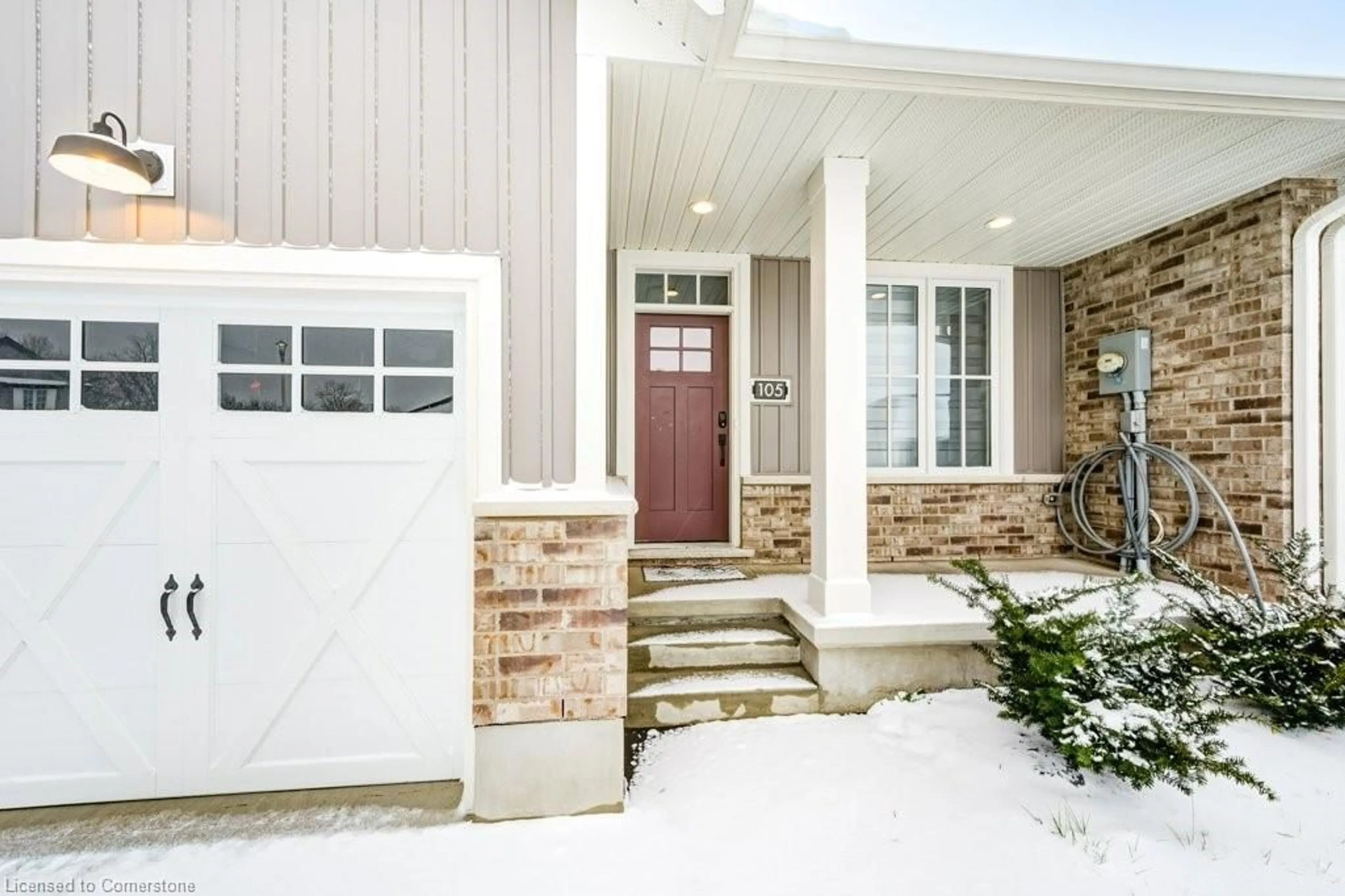 Indoor entryway, wood floors for 105 Livingston Drive, Tillsonburg Ontario N4G 0J3