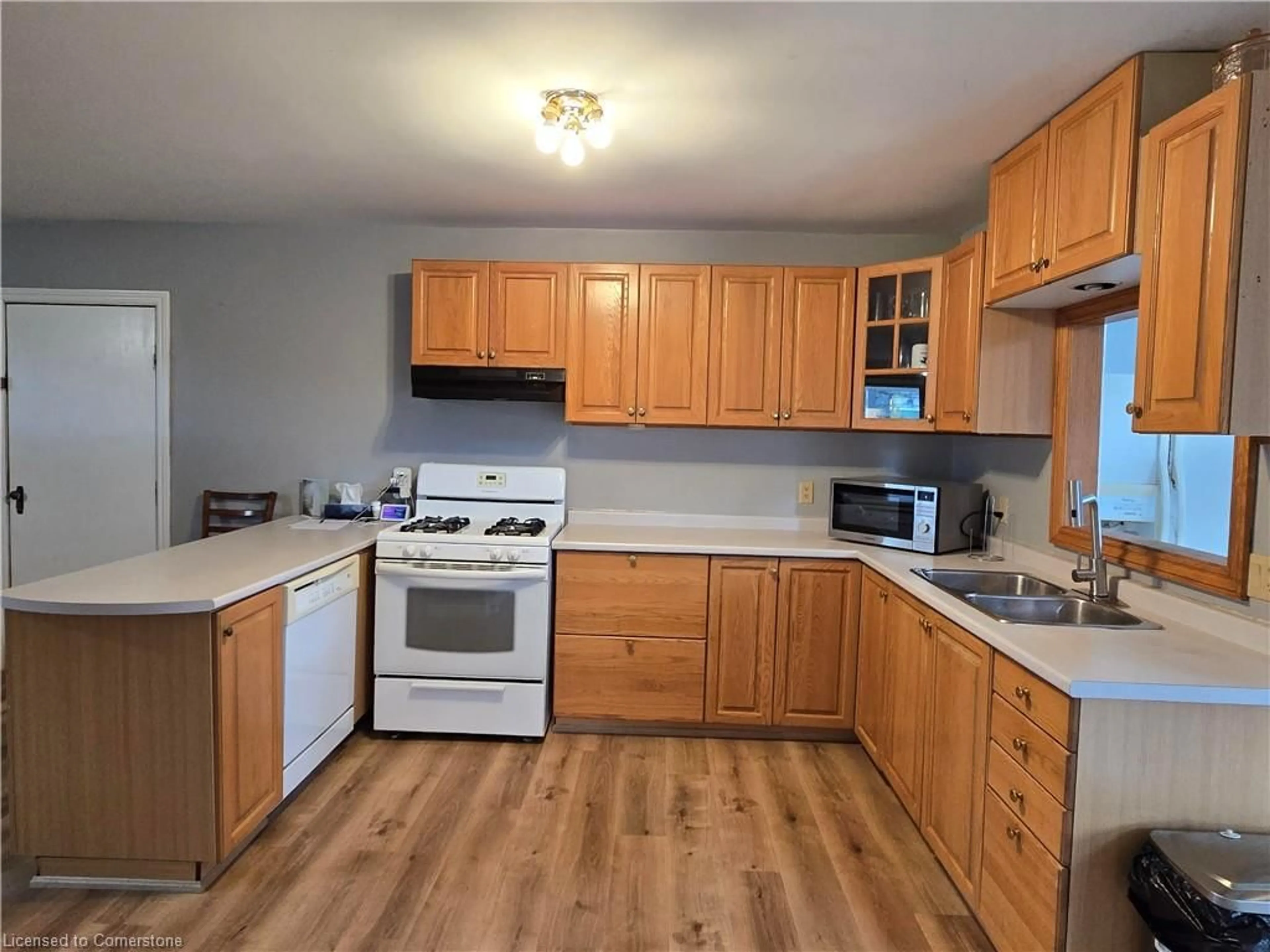 Standard kitchen, wood floors, cottage for 1060 Front Road, Booth's Harbour Ontario N0E 1P0