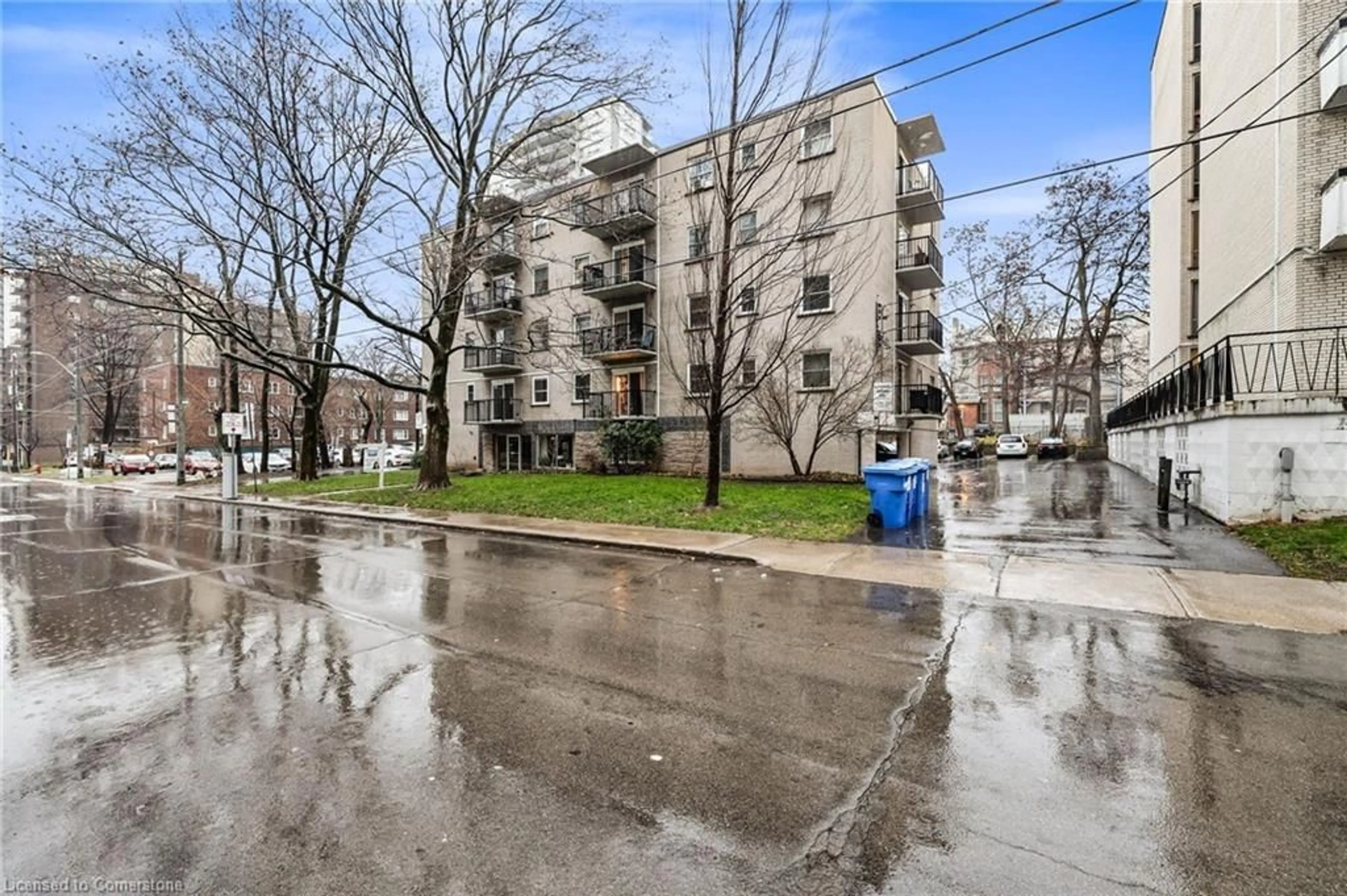 Patio, street for 40 Robinson St #407, Hamilton Ontario L8P 1Y9