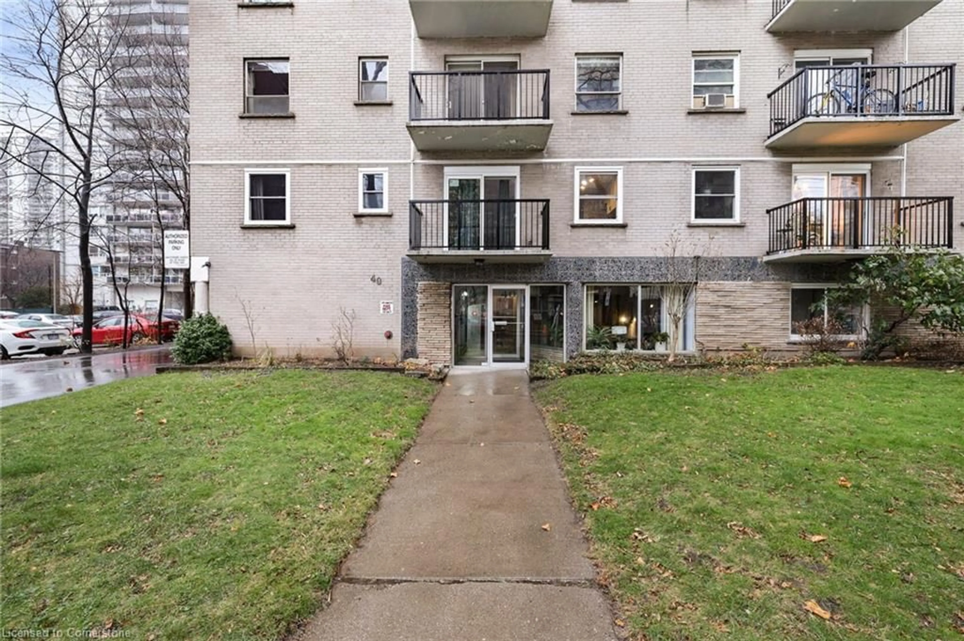 Patio, street for 40 Robinson St #407, Hamilton Ontario L8P 1Y9