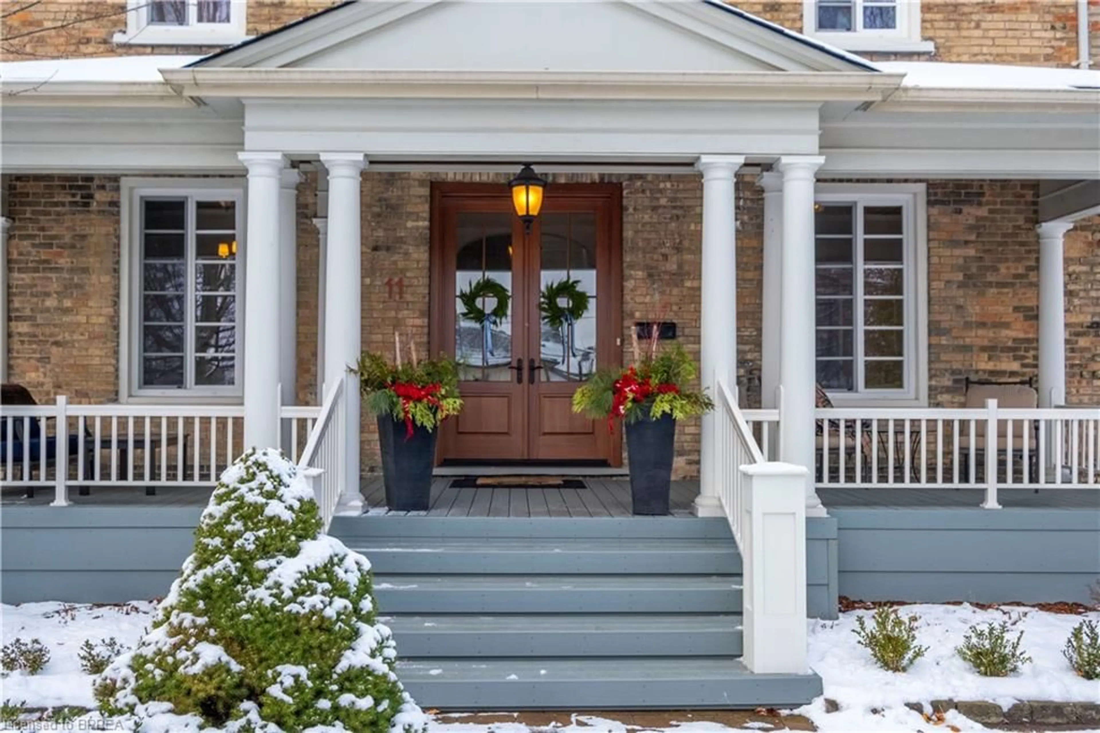 Indoor entryway, wood floors for 11 Jury St, Paris Ontario N3L 2W3