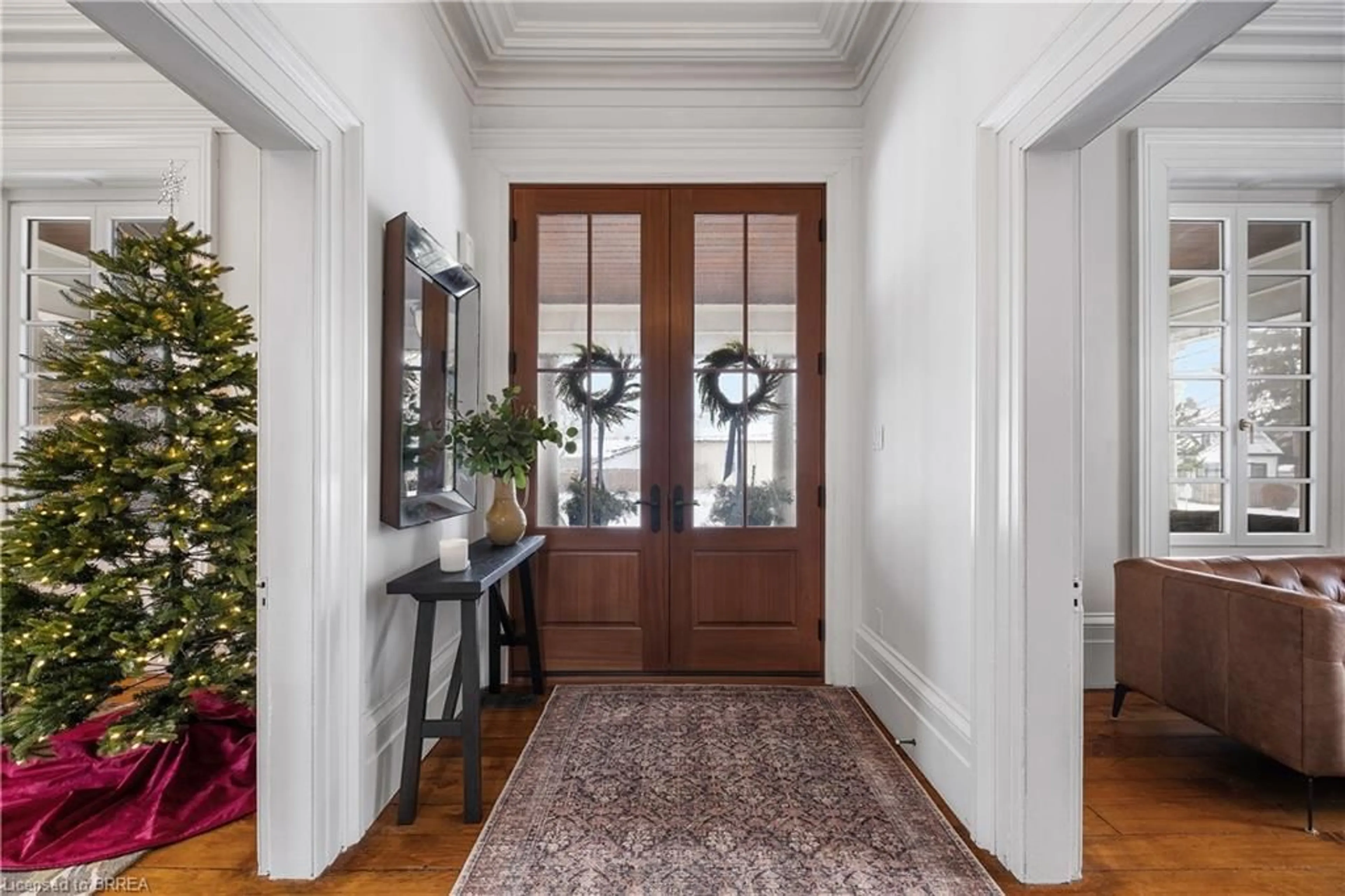 Indoor entryway, wood floors for 11 Jury St, Paris Ontario N3L 2W3