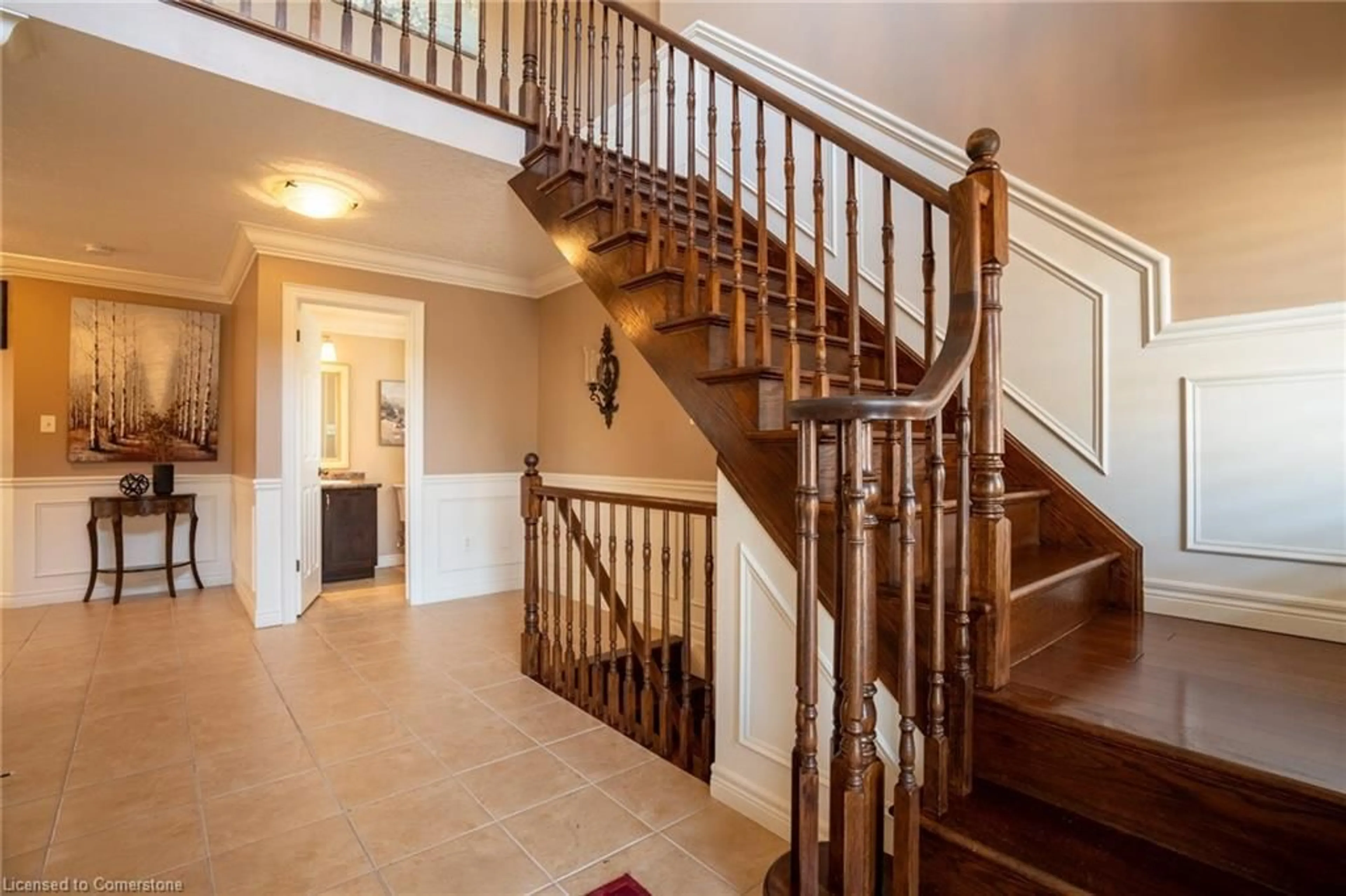 Indoor foyer, wood floors for 281 Brigadoon Dr, Hamilton Ontario L9C 0B6