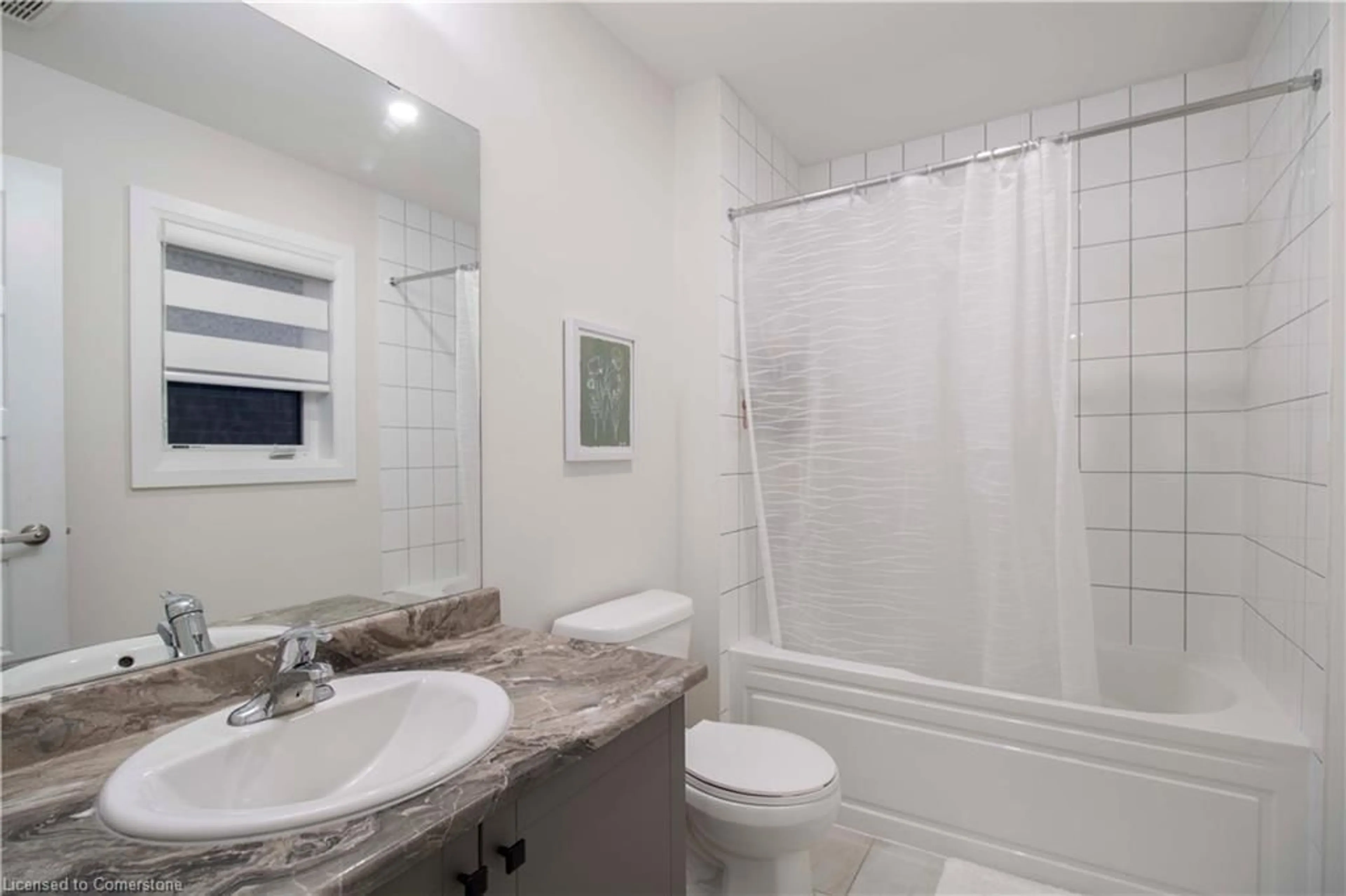 Standard bathroom, ceramic/tile floor for 21 Malcolm Cres, Caledonia Ontario N3W 0C8