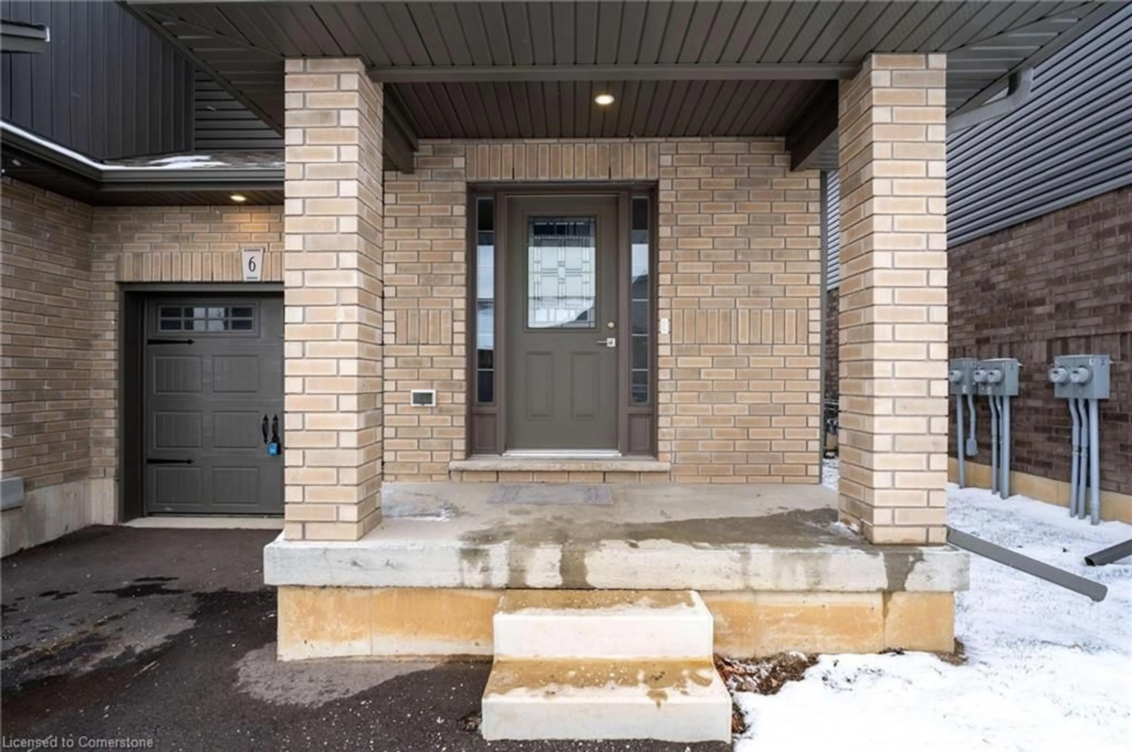 Indoor entryway, cement floor for 29 Schuyler St #6, Paris Ontario N3L 0J2