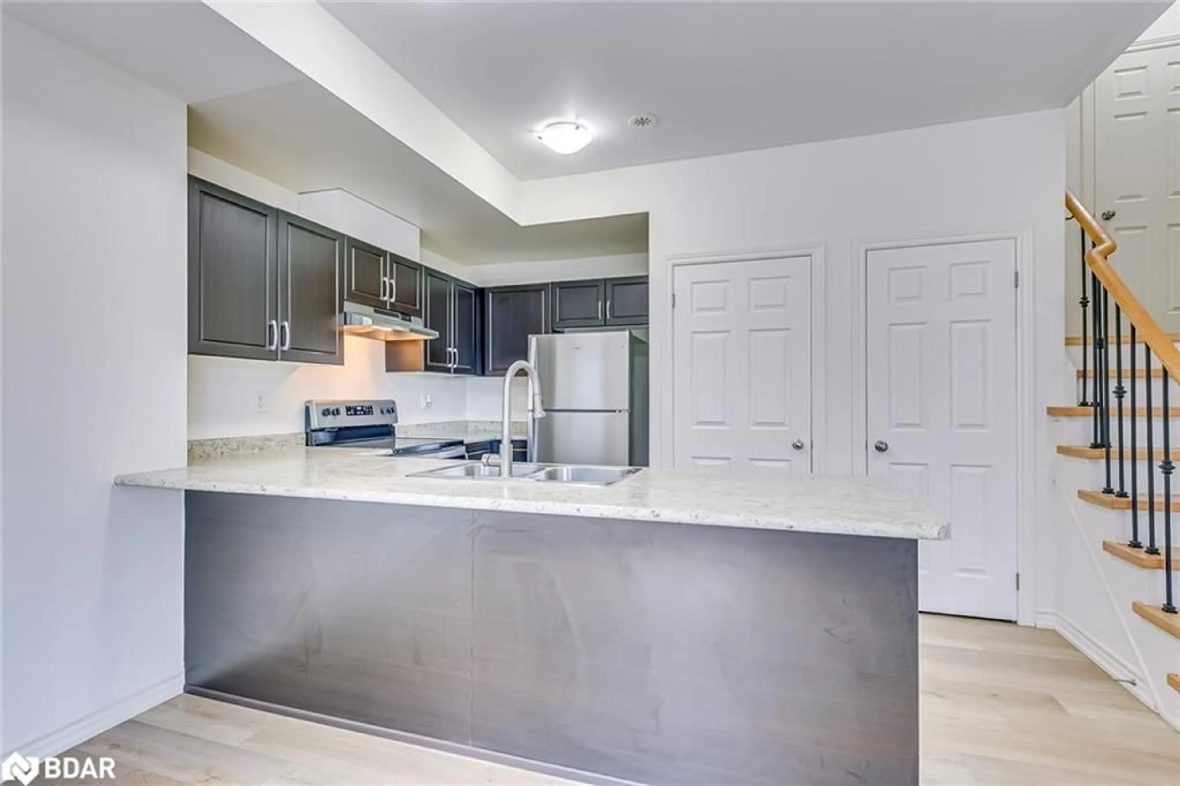 Open concept kitchen for 2420 Baronwood Dr #30-04, Oakville Ontario L6M 0J7