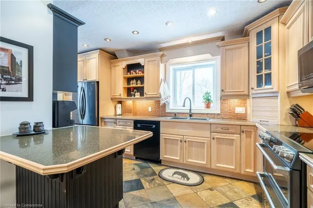 Additional property image - 1304 Brock Rd