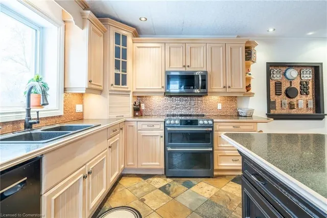 Additional property image - 1304 Brock Rd