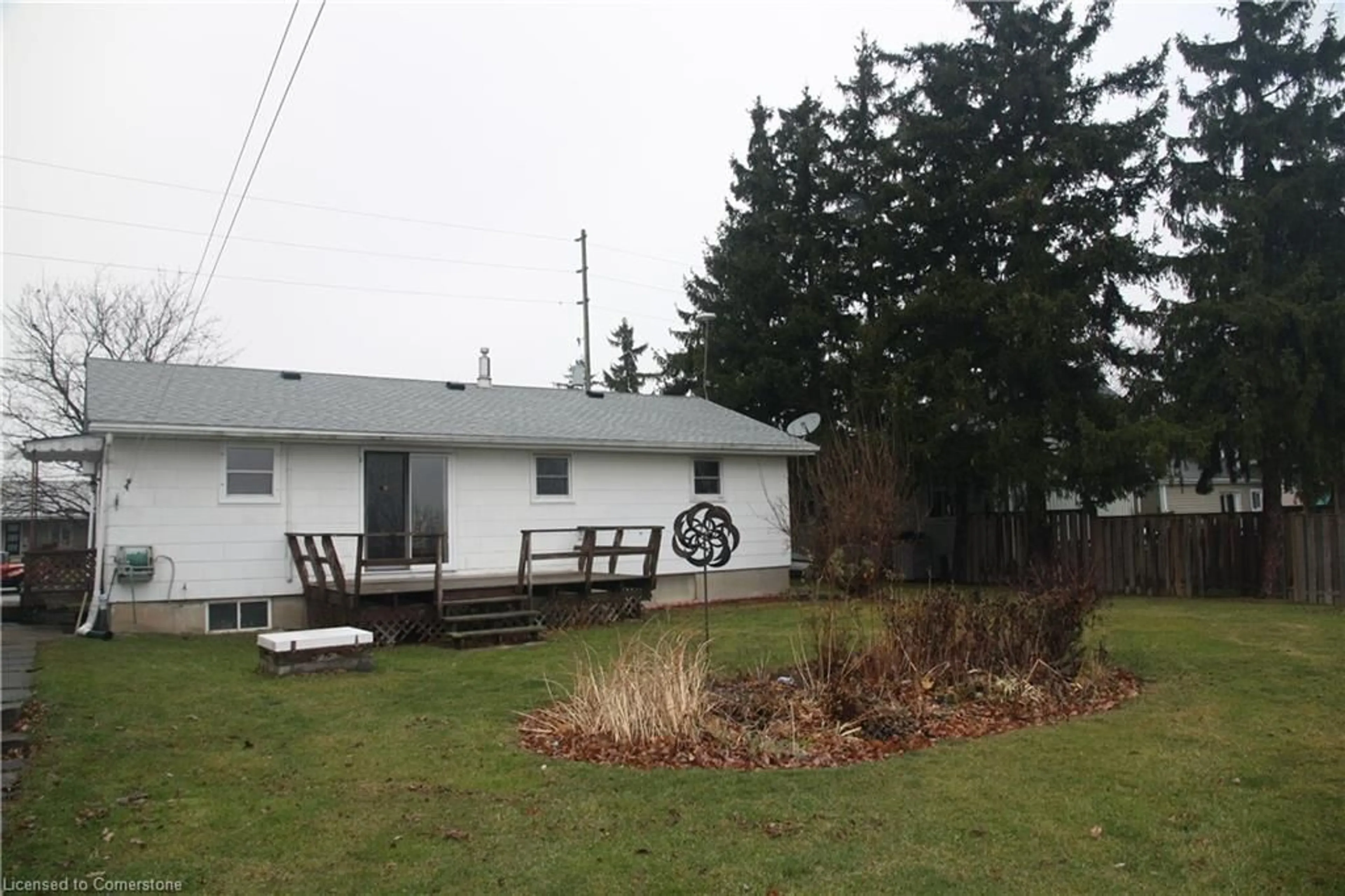 Patio, unknown for 32 Talbot Rd, Canfield Ontario N0A 1C0