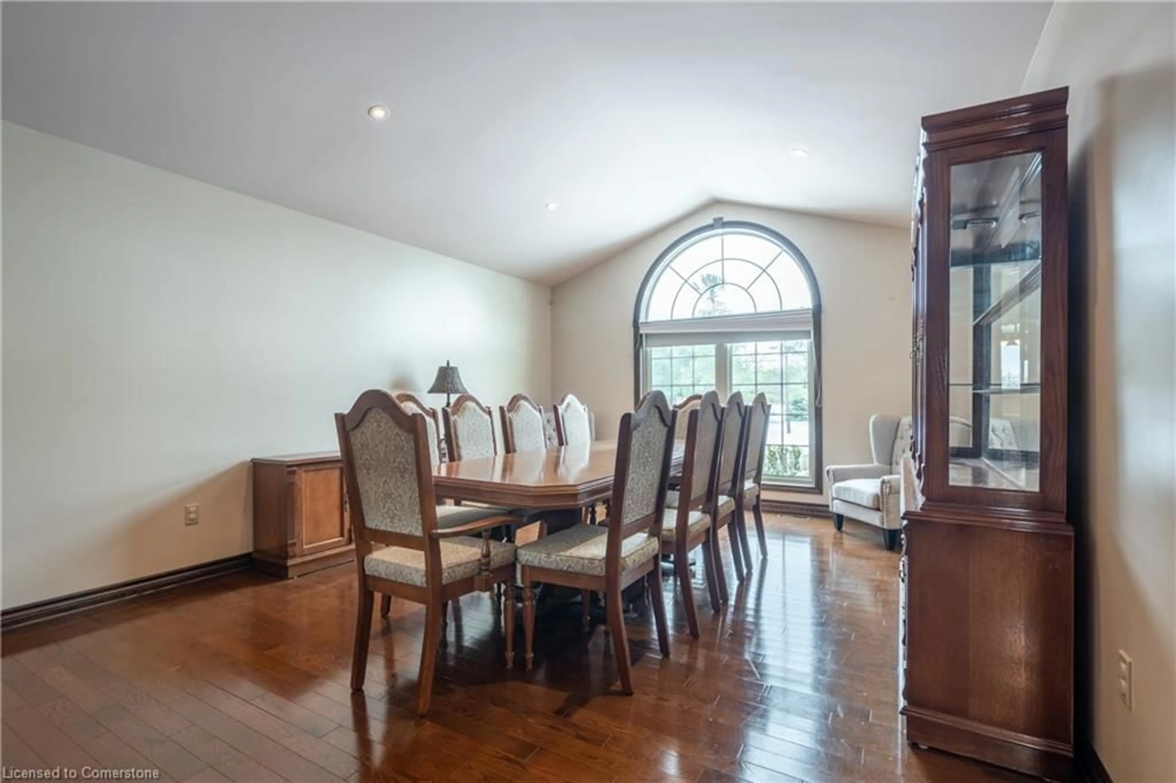 Dining room, wood/laminate floor for 3315 Switch Rd, Fort Erie Ontario L0S 1S0