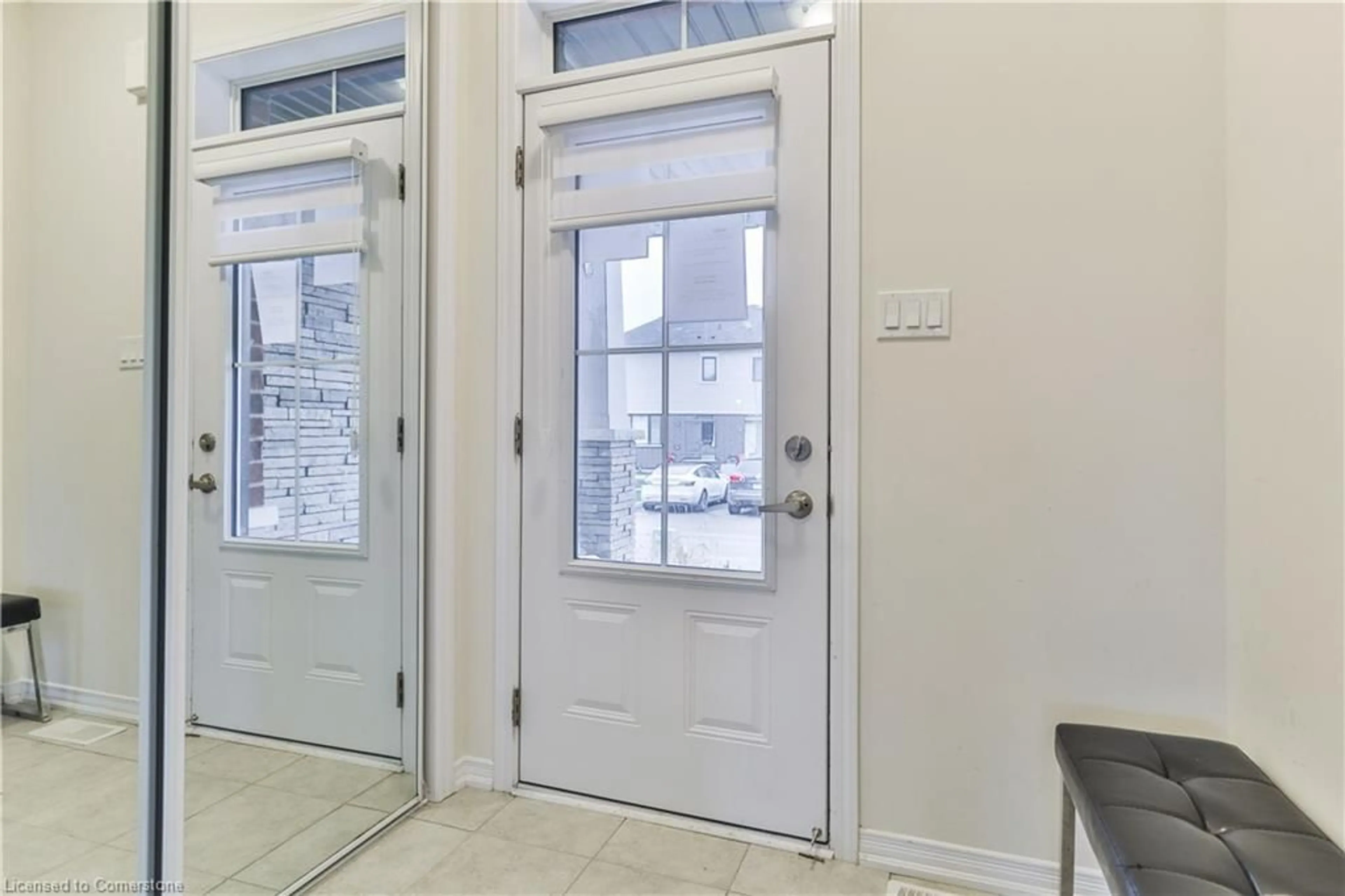 Indoor entryway for 8273 Tulip Tree Dr #23, Niagara Falls Ontario L2H 3S8