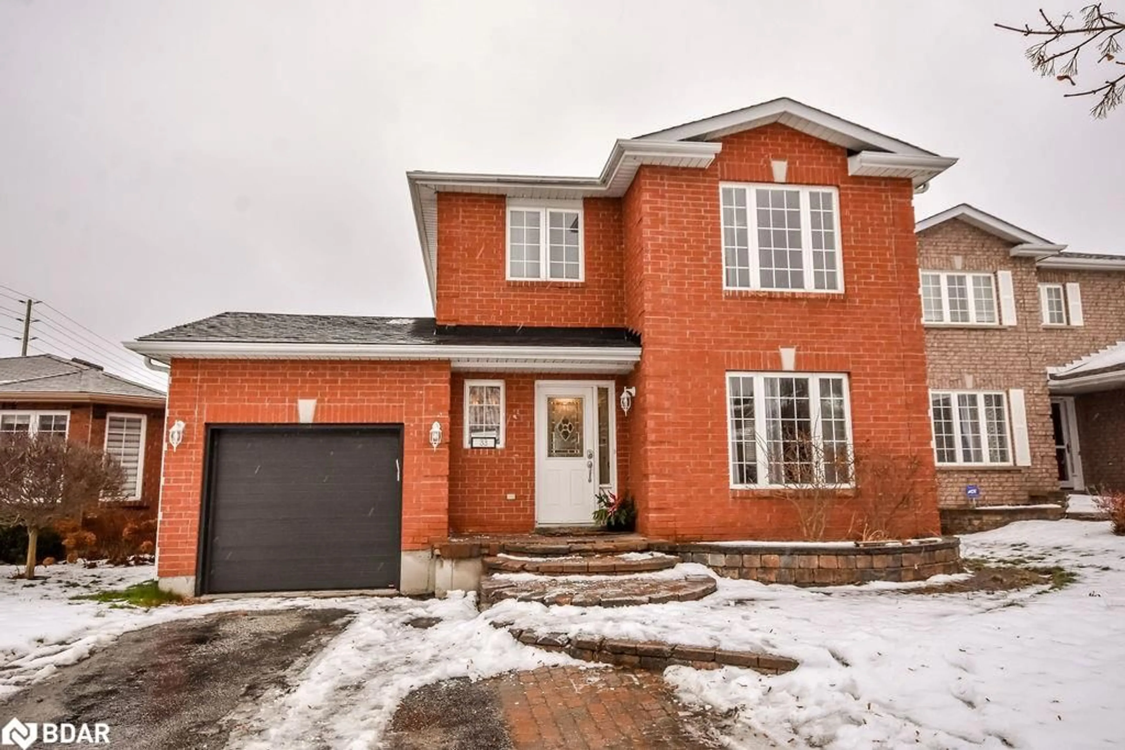 Home with brick exterior material, street for 33 Brown Wood Dr, Barrie Ontario L4M 6N5