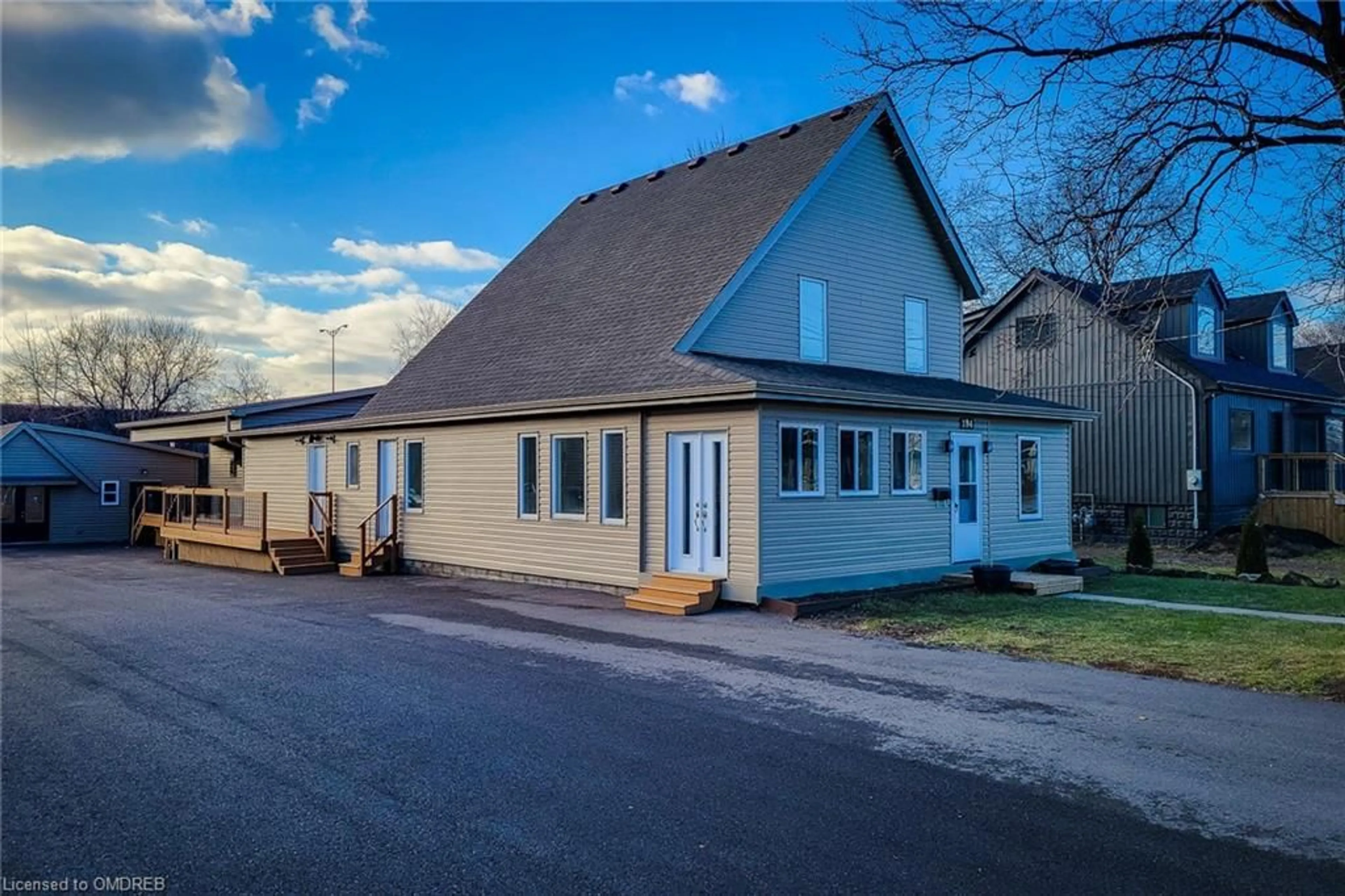 Unknown for 184 Beach Blvd, Hamilton Ontario L8H 6V9