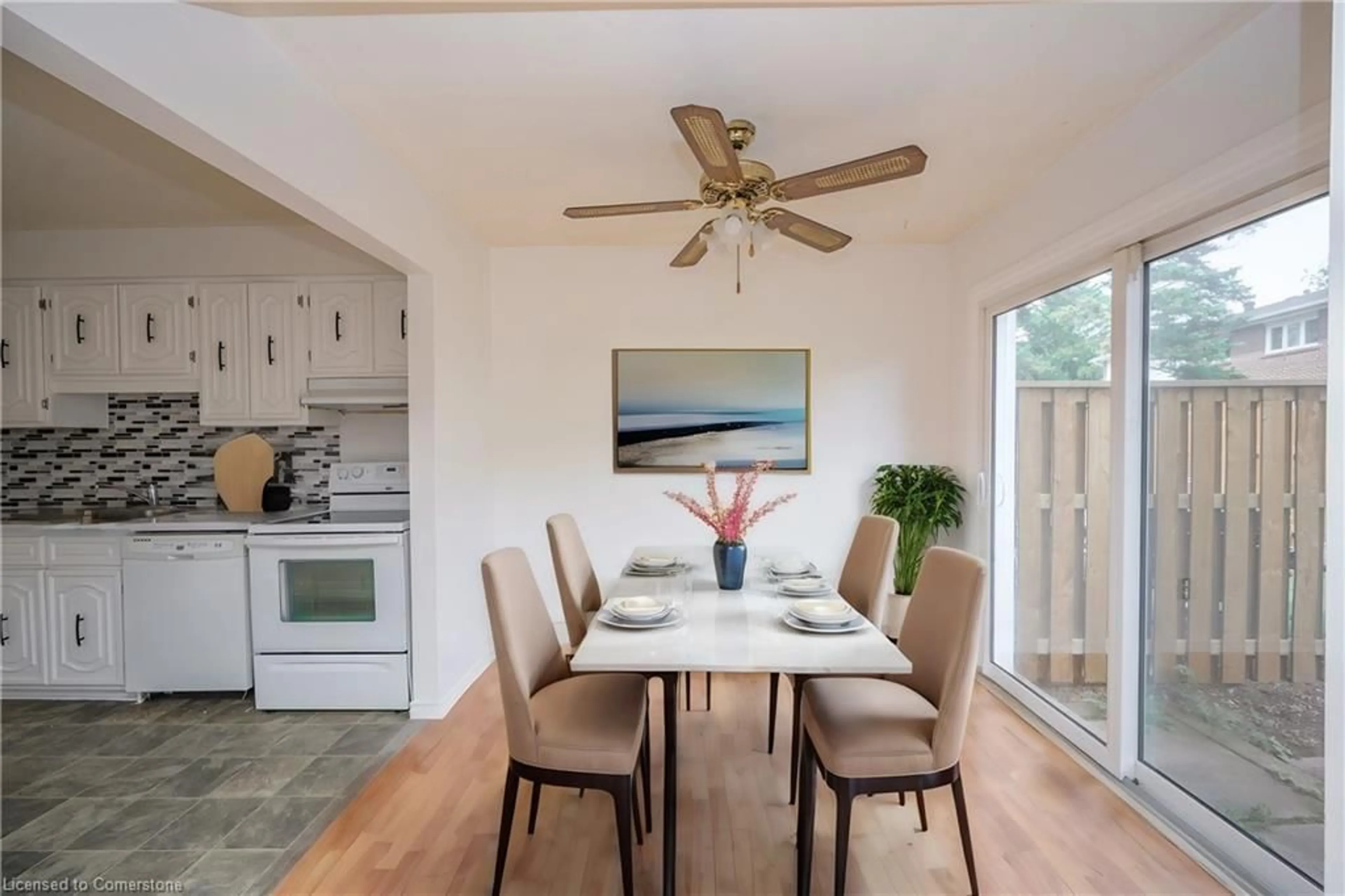 Dining room, unknown for 5209 Banting Crt, Burlington Ontario L7L 2Z4