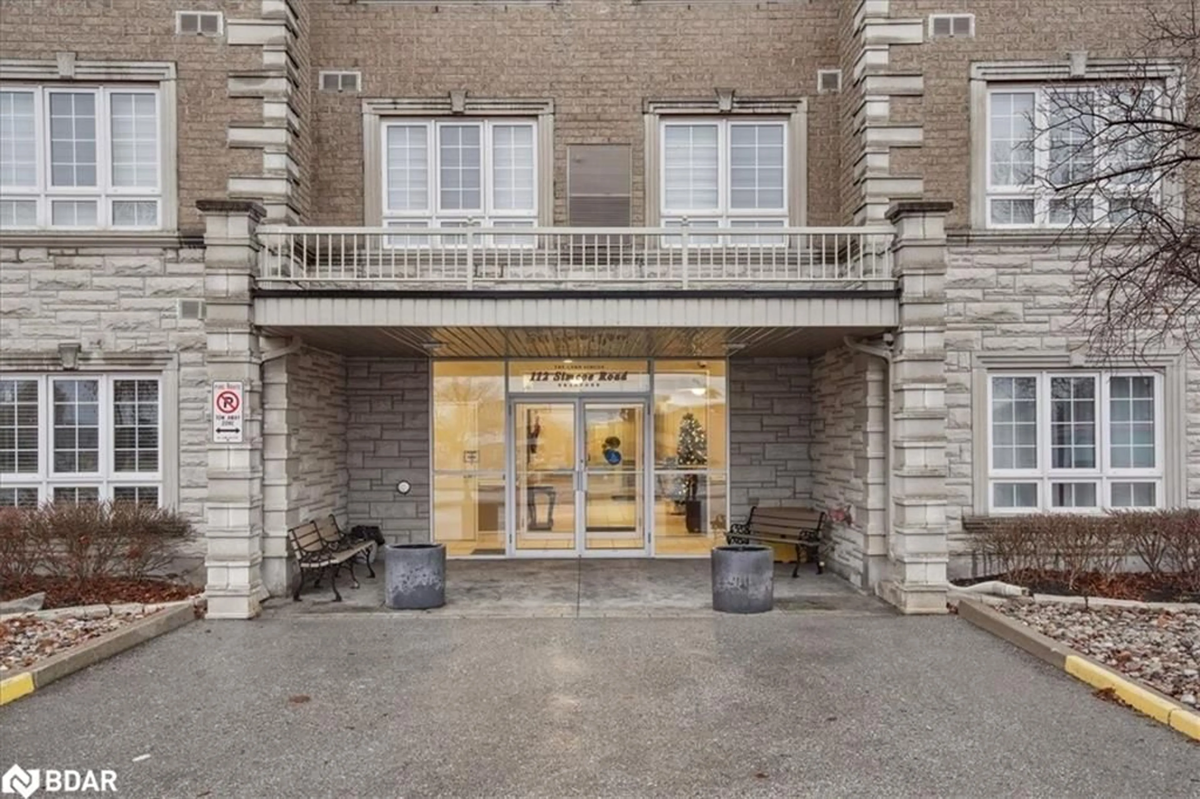 Indoor foyer for 112 Simcoe Rd #410, Bradford Ontario L3Z 1Y2