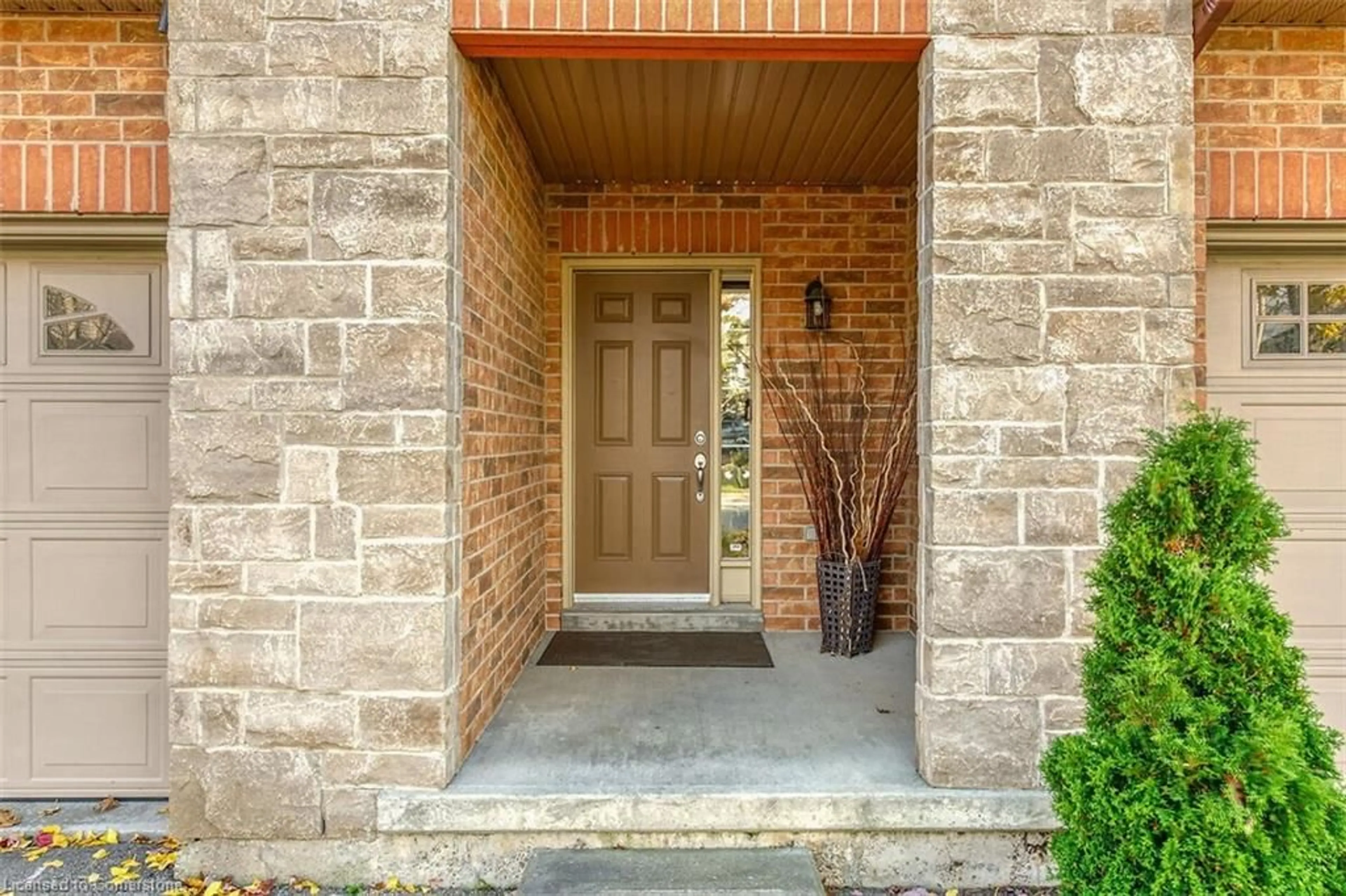 Indoor entryway for 80 Myers Lane, Ancaster Ontario L9G 0A5