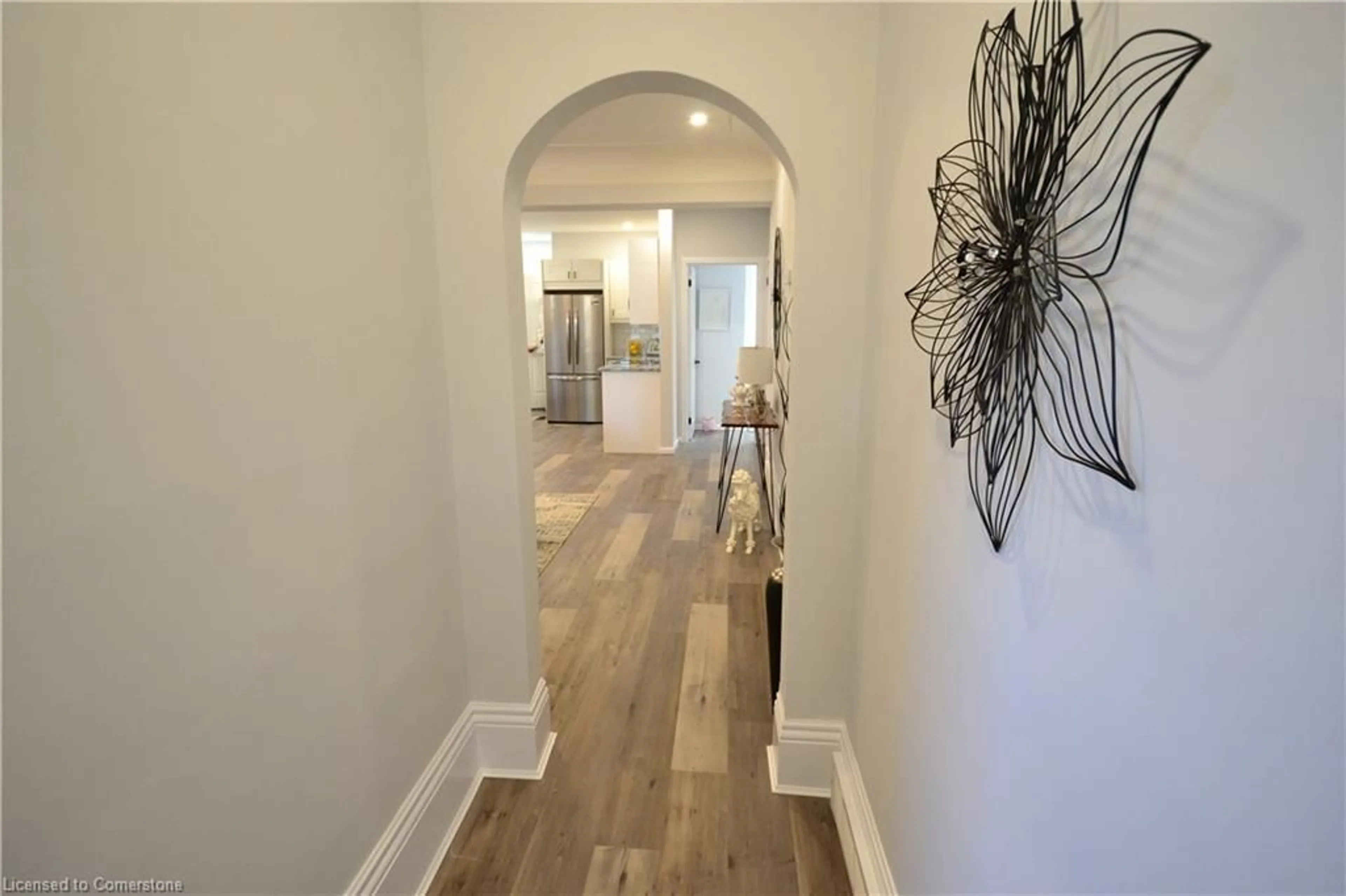 Indoor entryway for 66 Dundurn St, Hamilton Ontario L8R 3E3