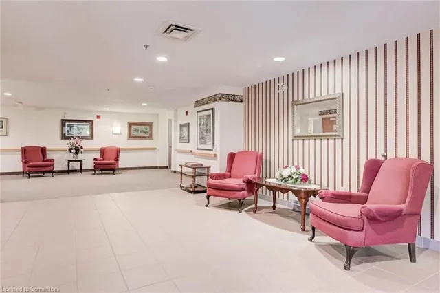8 Huron St #311, Lindsay 3