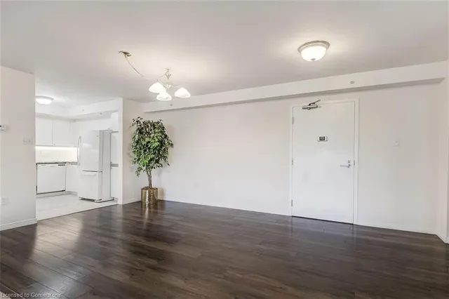 8 Huron St #311, Lindsay 5