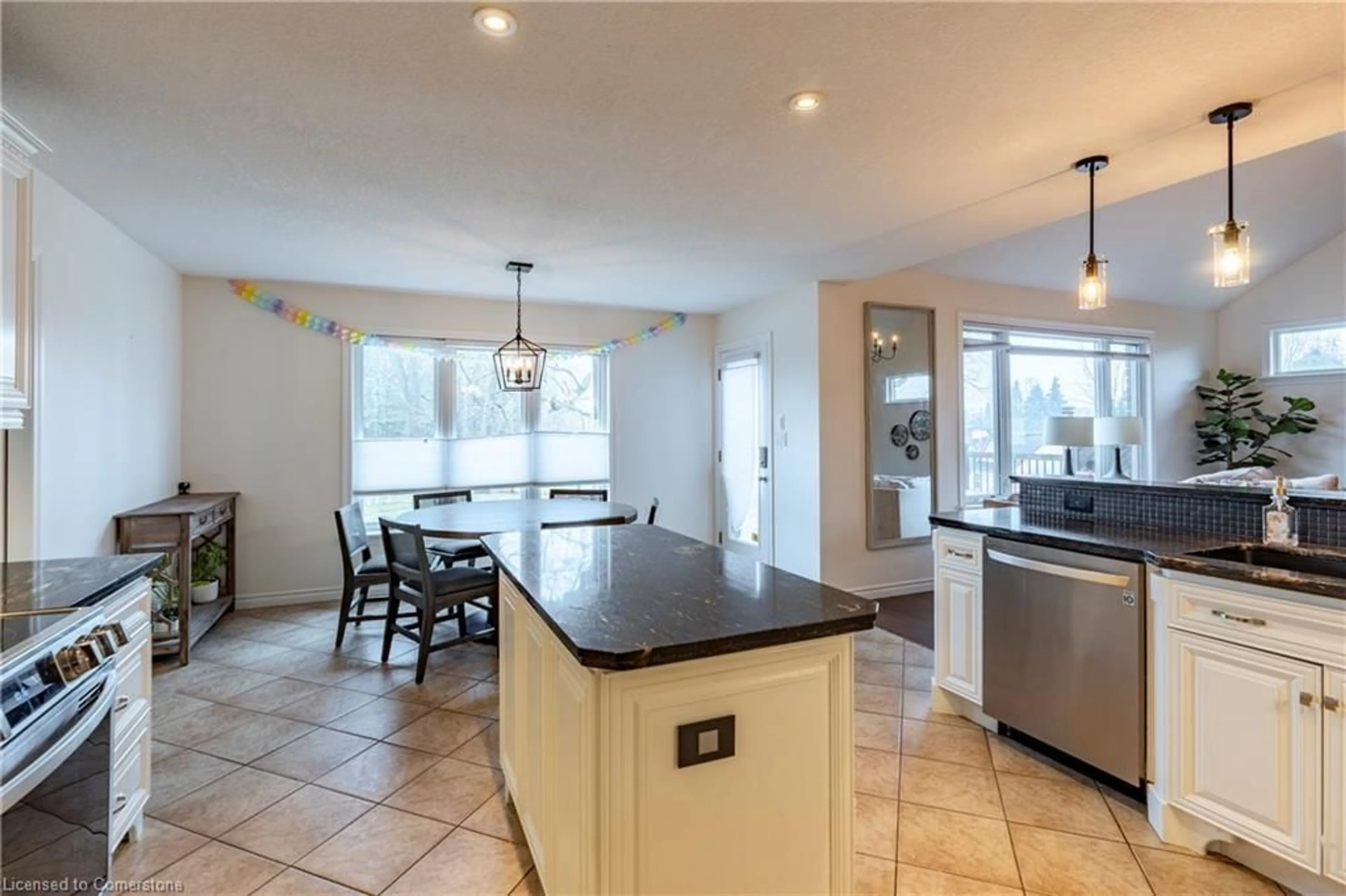 Open concept kitchen, ceramic/tile floor for 33 Notchwood Crt, Kitchener Ontario N2A 3L6