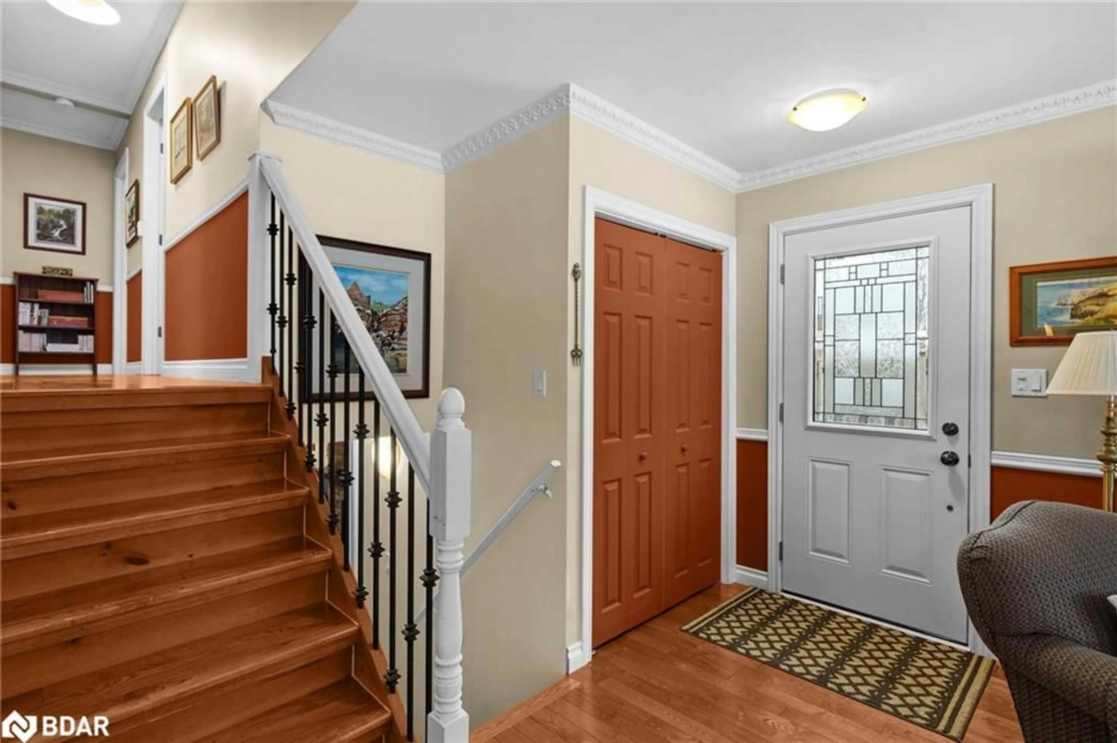 Indoor entryway for 623 Moberley Ave, Orillia Ontario L3V 6R7