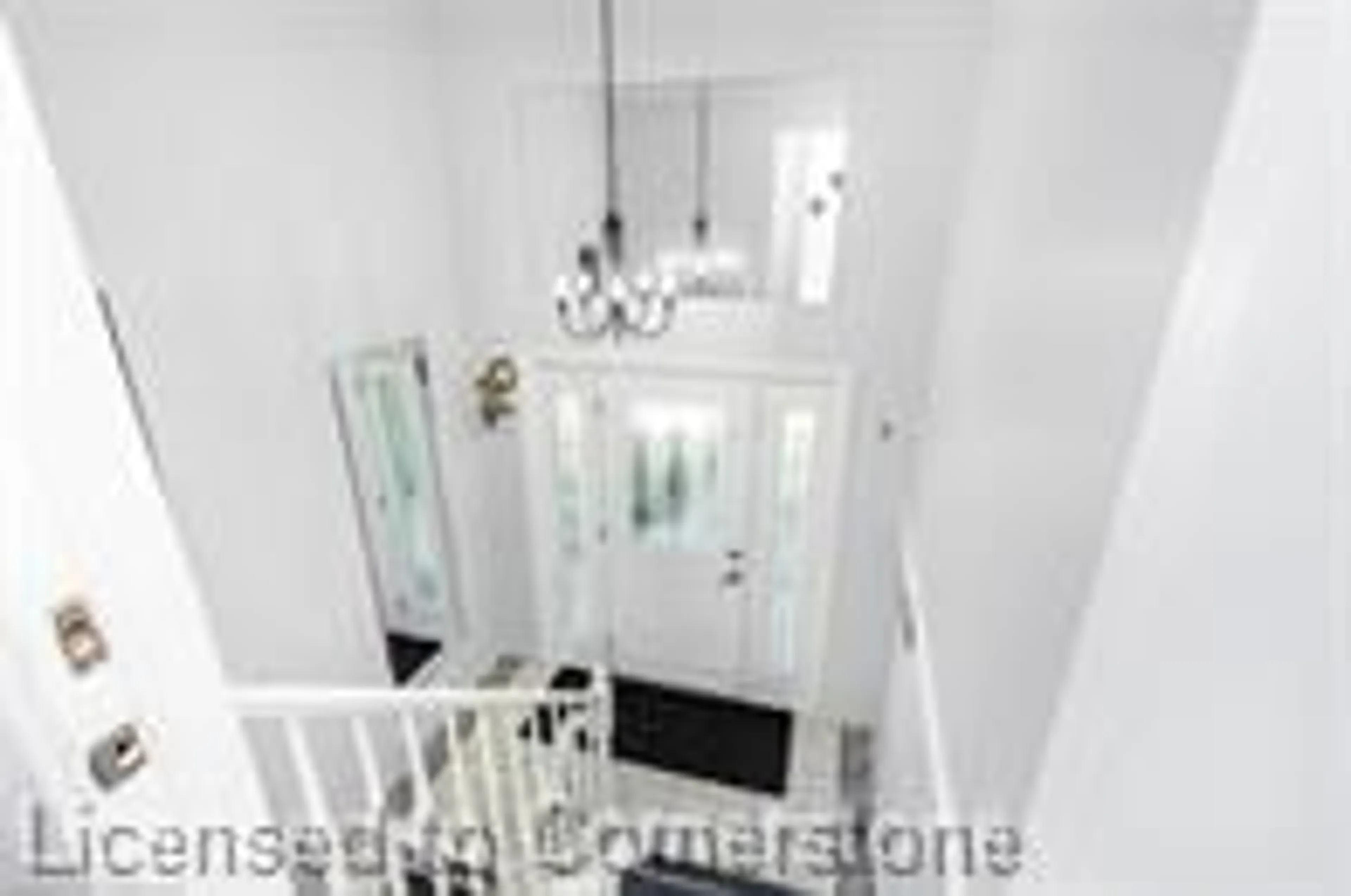 Indoor foyer for 24 Harbinger Dr, Stoney Creek Ontario L8J 2W8