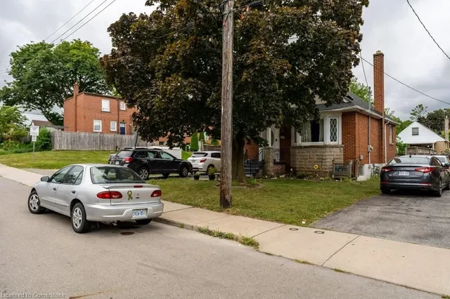 Additional property image - 252 Glencairn Ave