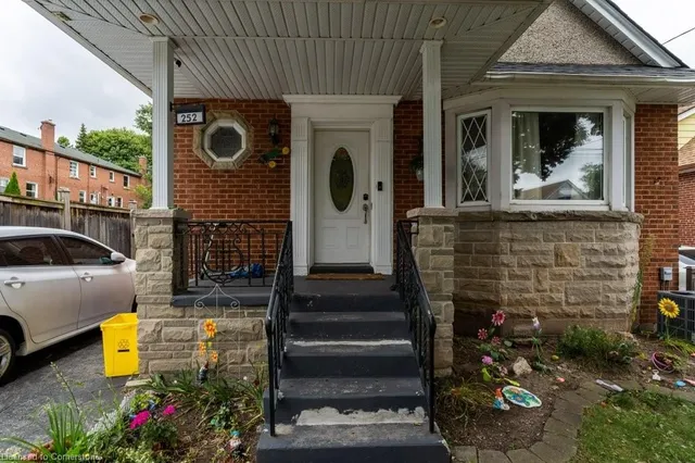 Additional property image - 252 Glencairn Ave