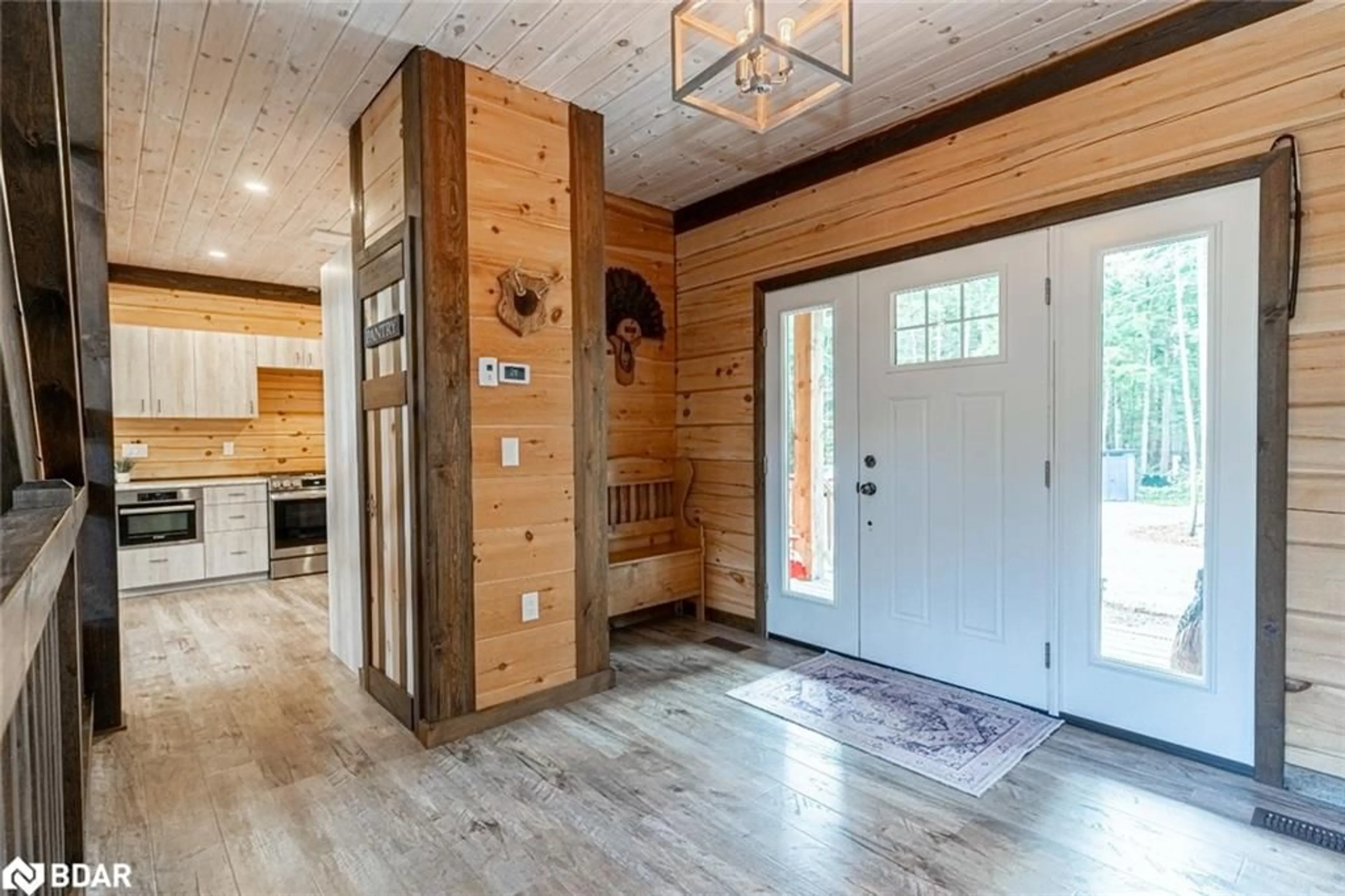 Indoor entryway for 4057 Cambrian Road, Washago Ontario L0K 2B0