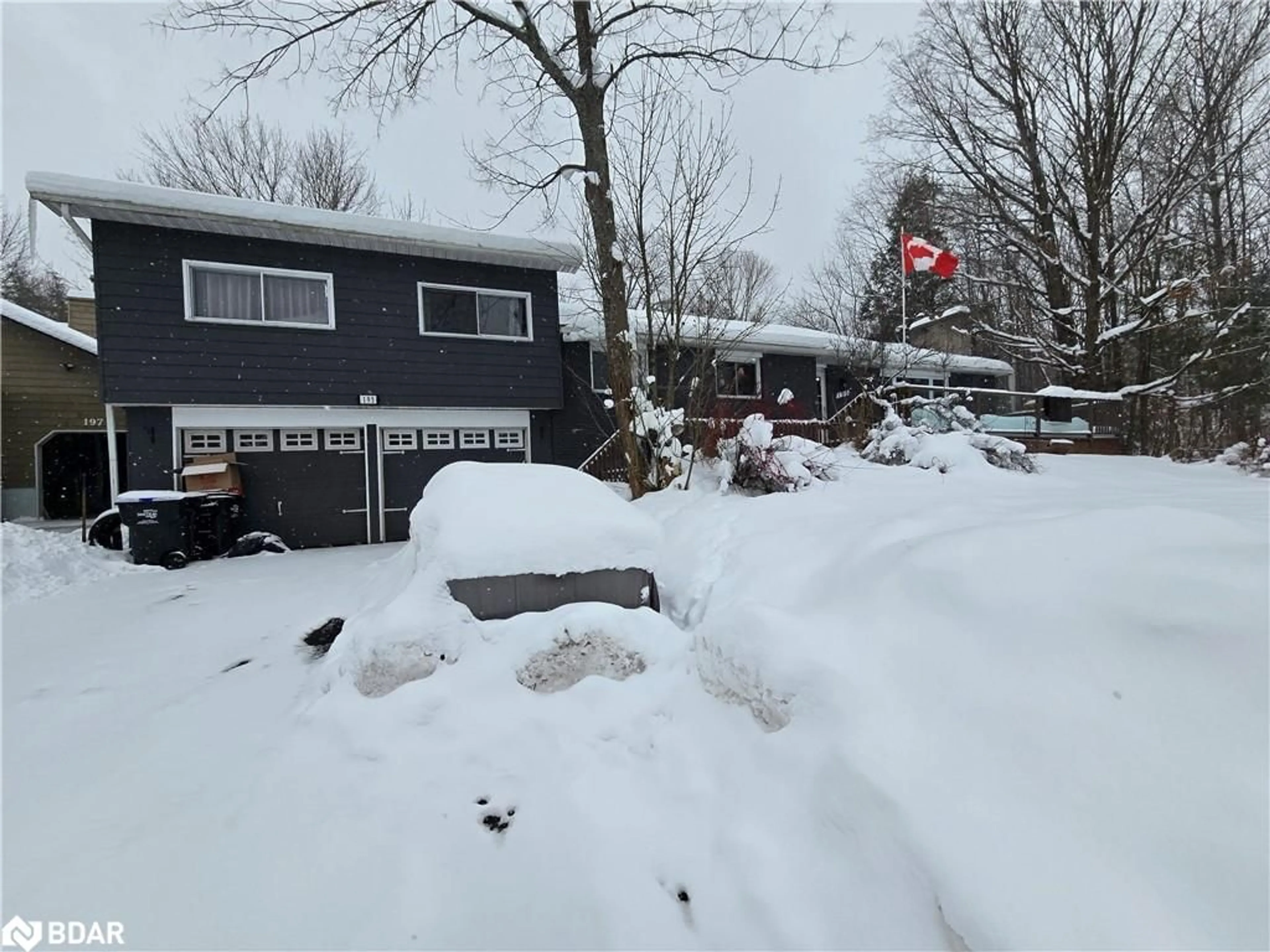 A pic from outside/outdoor area/front of a property/back of a property/a pic from drone, street for 195 Bayview Ave, Port McNicoll Ontario L0K 1R0